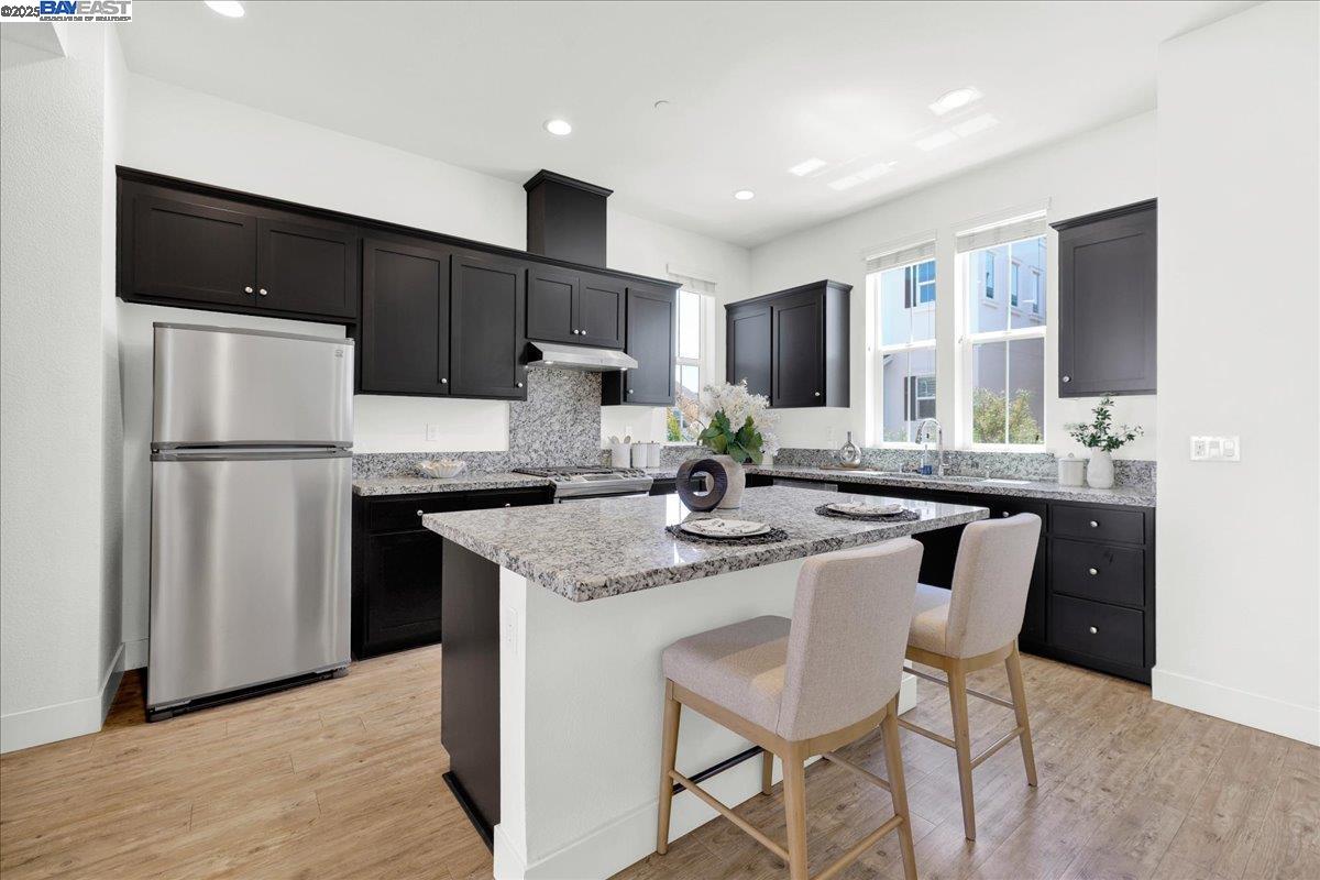 Detail Gallery Image 18 of 45 For 37437 Bay Crest Road, Newark,  CA 94560 - 4 Beds | 3/1 Baths