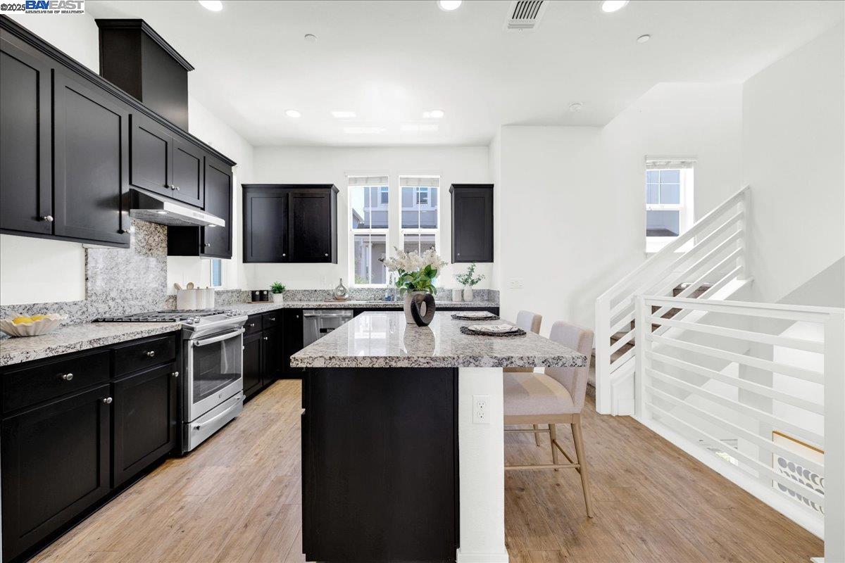 Detail Gallery Image 20 of 45 For 37437 Bay Crest Road, Newark,  CA 94560 - 4 Beds | 3/1 Baths