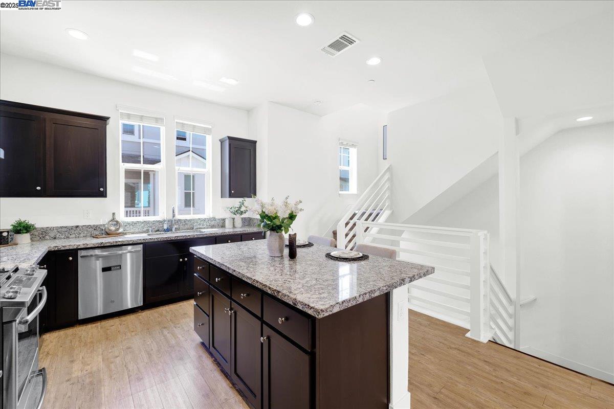Detail Gallery Image 21 of 45 For 37437 Bay Crest Road, Newark,  CA 94560 - 4 Beds | 3/1 Baths