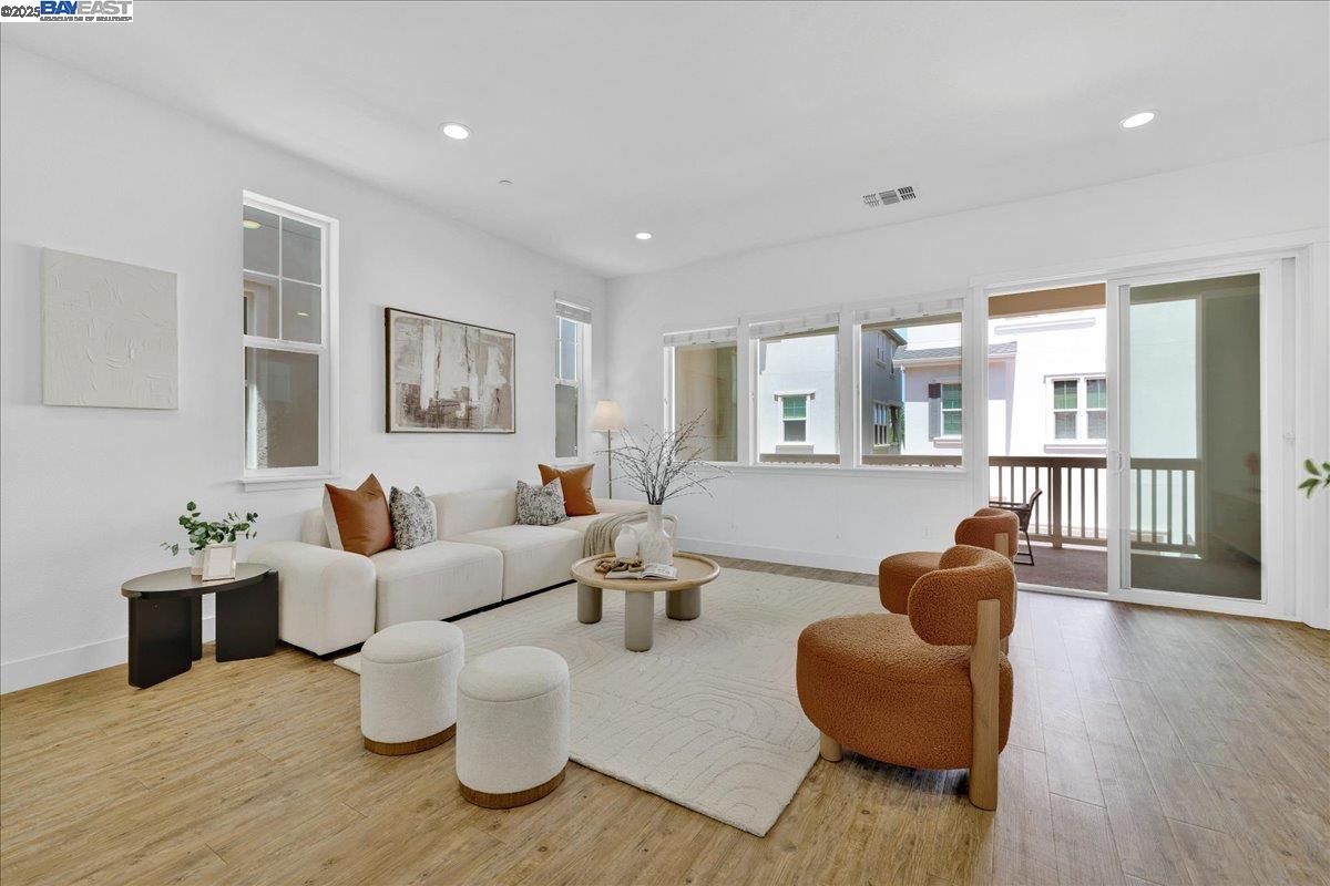 Detail Gallery Image 10 of 45 For 37437 Bay Crest Road, Newark,  CA 94560 - 4 Beds | 3/1 Baths
