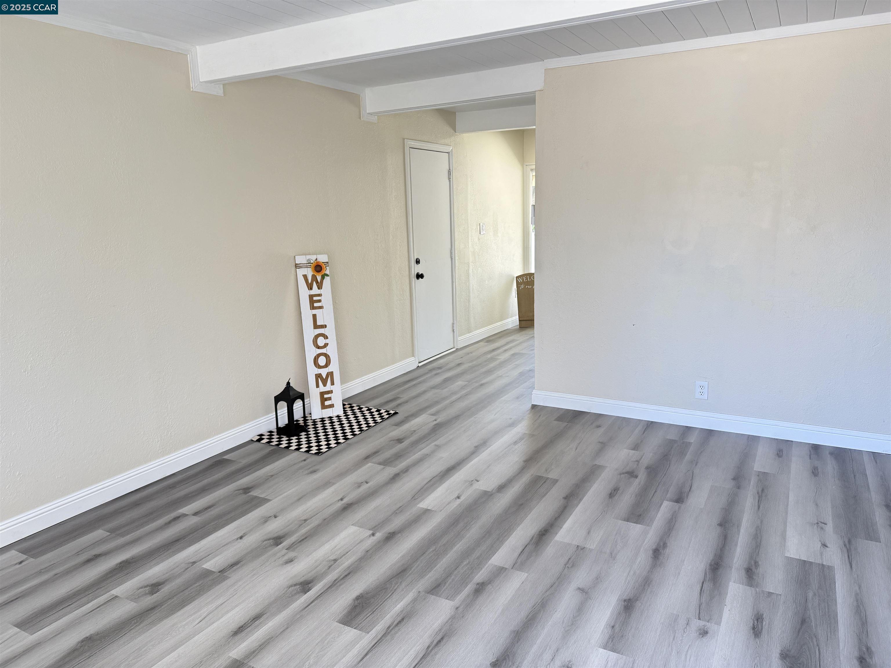 Detail Gallery Image 2 of 15 For 457 La Jolla St, Vallejo,  CA 94591 - 3 Beds | 1 Baths