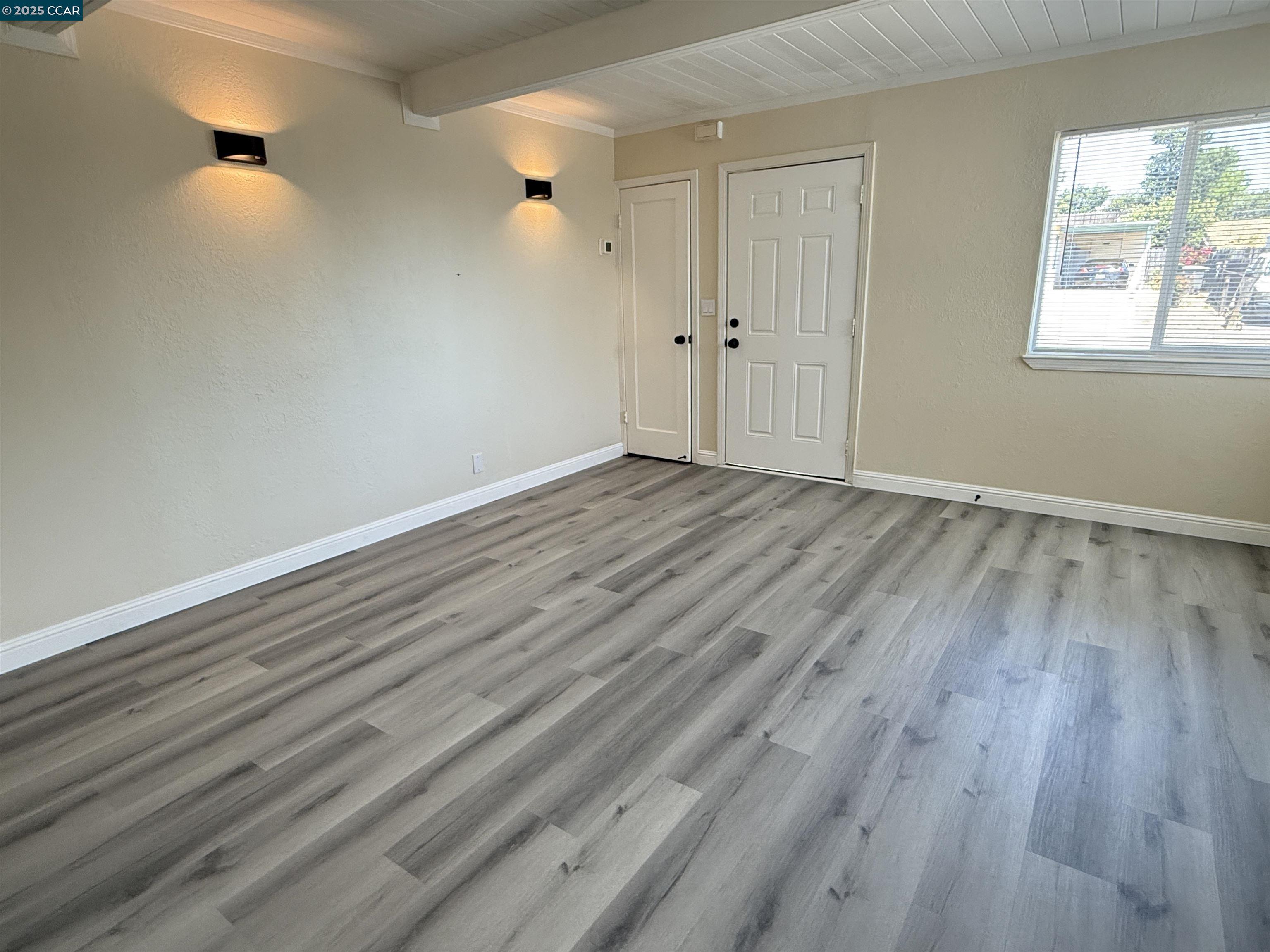 Detail Gallery Image 5 of 15 For 457 La Jolla St, Vallejo,  CA 94591 - 3 Beds | 1 Baths