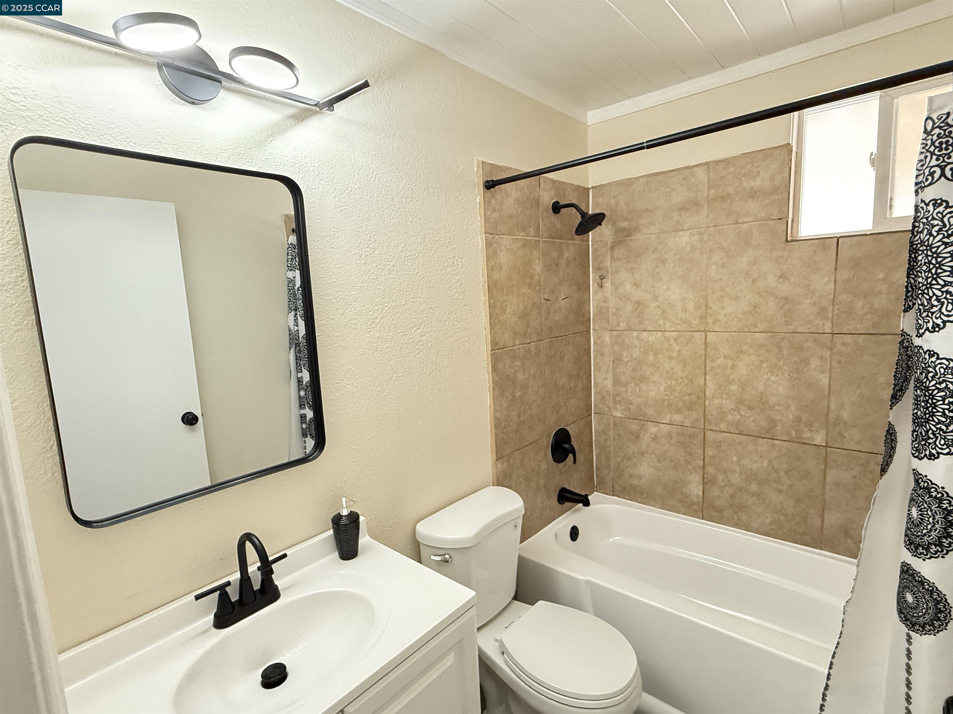 Detail Gallery Image 10 of 15 For 457 La Jolla St, Vallejo,  CA 94591 - 3 Beds | 1 Baths