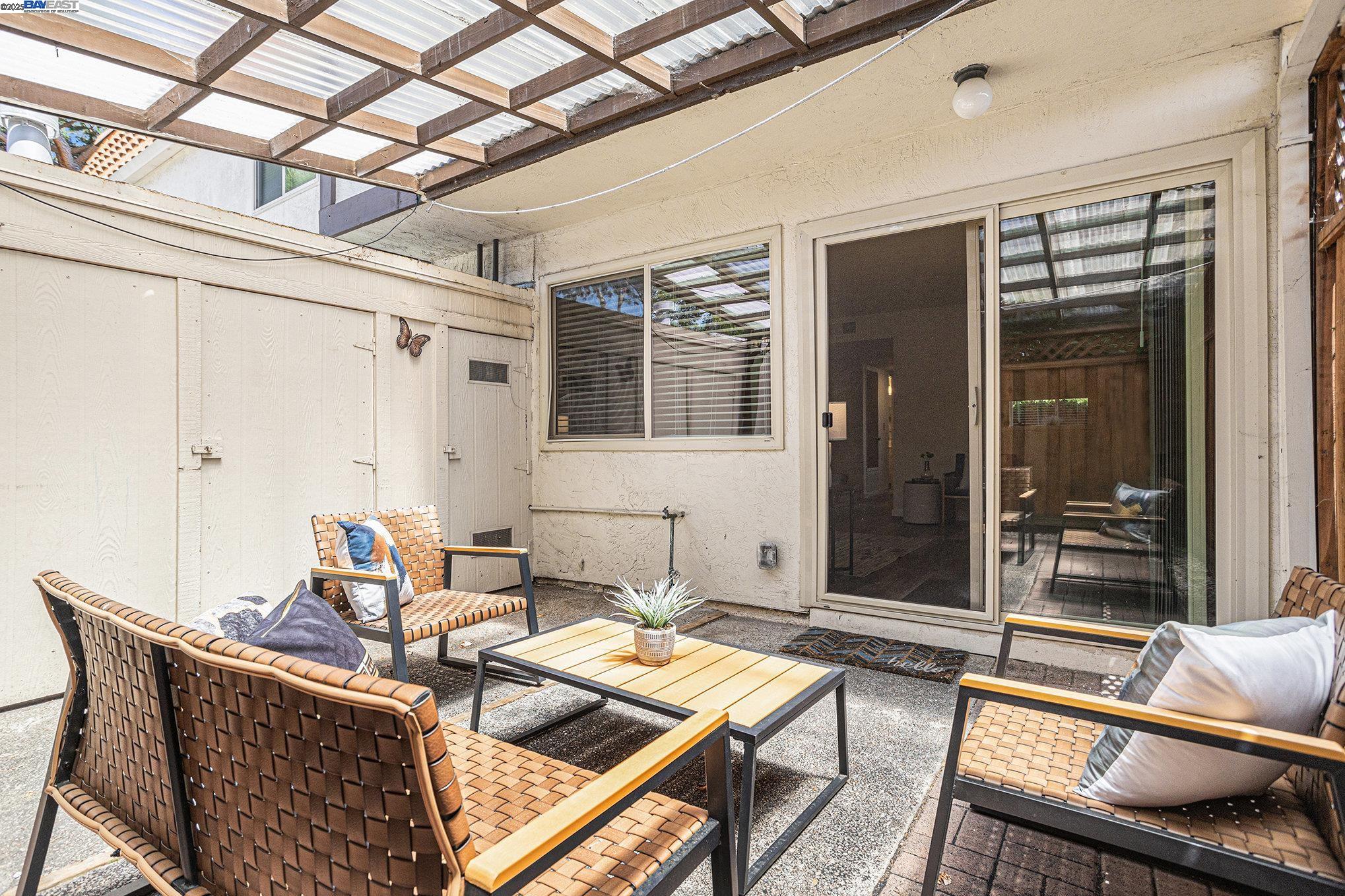 Detail Gallery Image 11 of 28 For 14725 Doolittle Dr, San Leandro,  CA 94577 - 3 Beds | 2 Baths