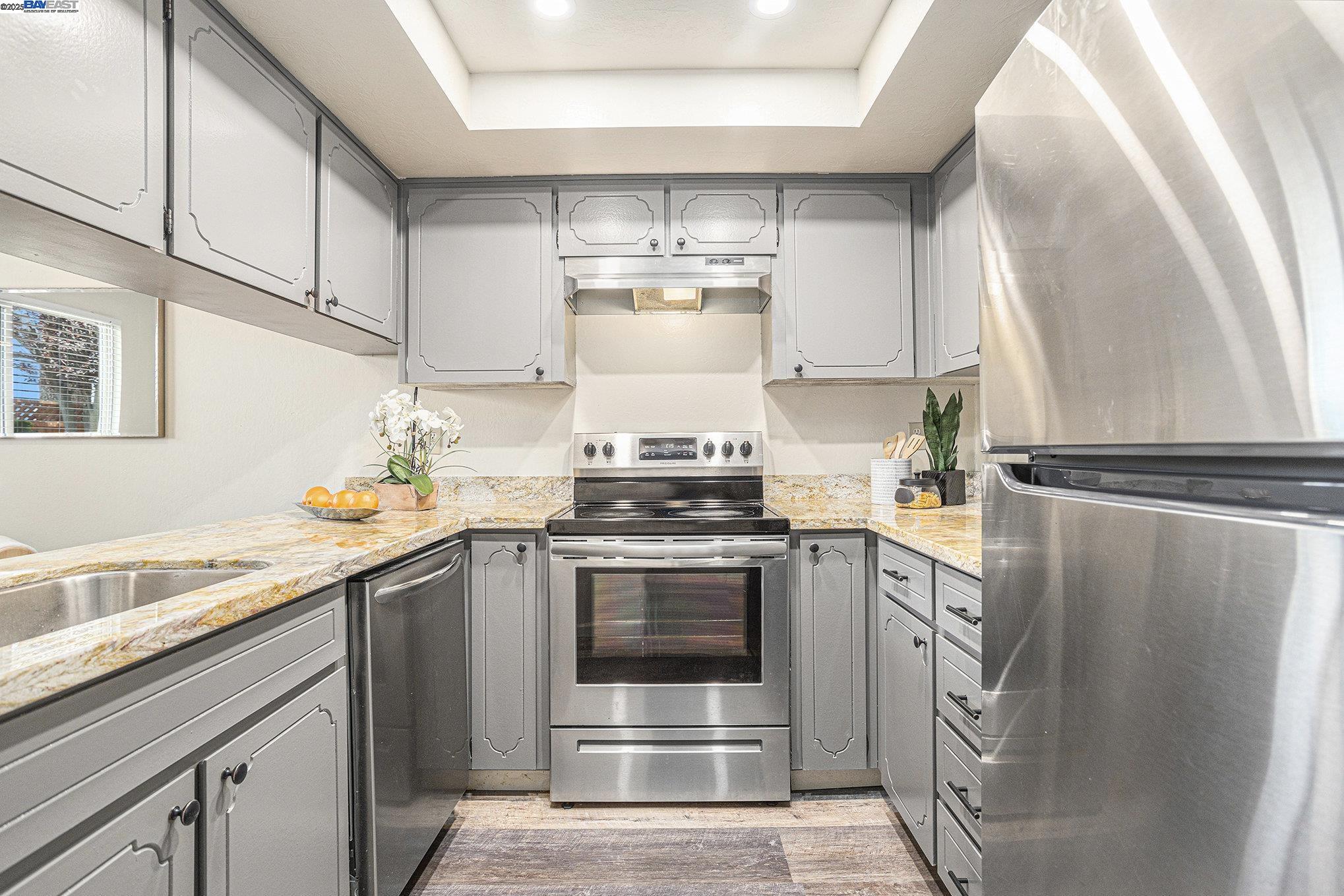 Detail Gallery Image 14 of 28 For 14725 Doolittle Dr, San Leandro,  CA 94577 - 3 Beds | 2 Baths