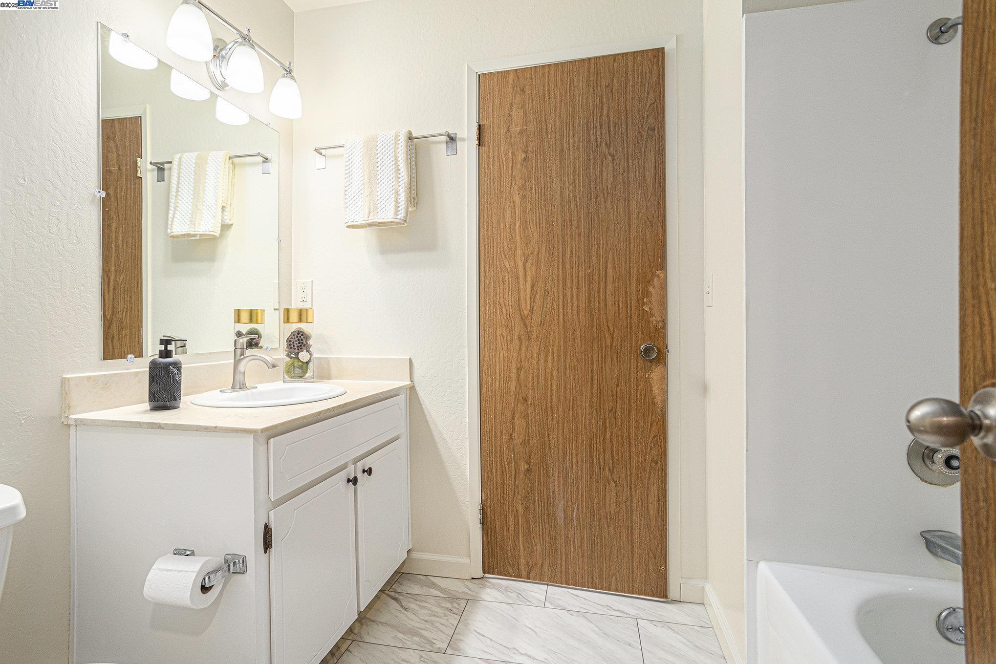 Detail Gallery Image 23 of 28 For 14725 Doolittle Dr, San Leandro,  CA 94577 - 3 Beds | 2 Baths
