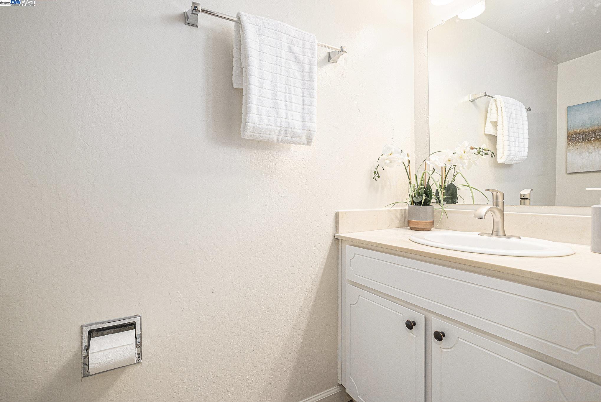 Detail Gallery Image 24 of 28 For 14725 Doolittle Dr, San Leandro,  CA 94577 - 3 Beds | 2 Baths