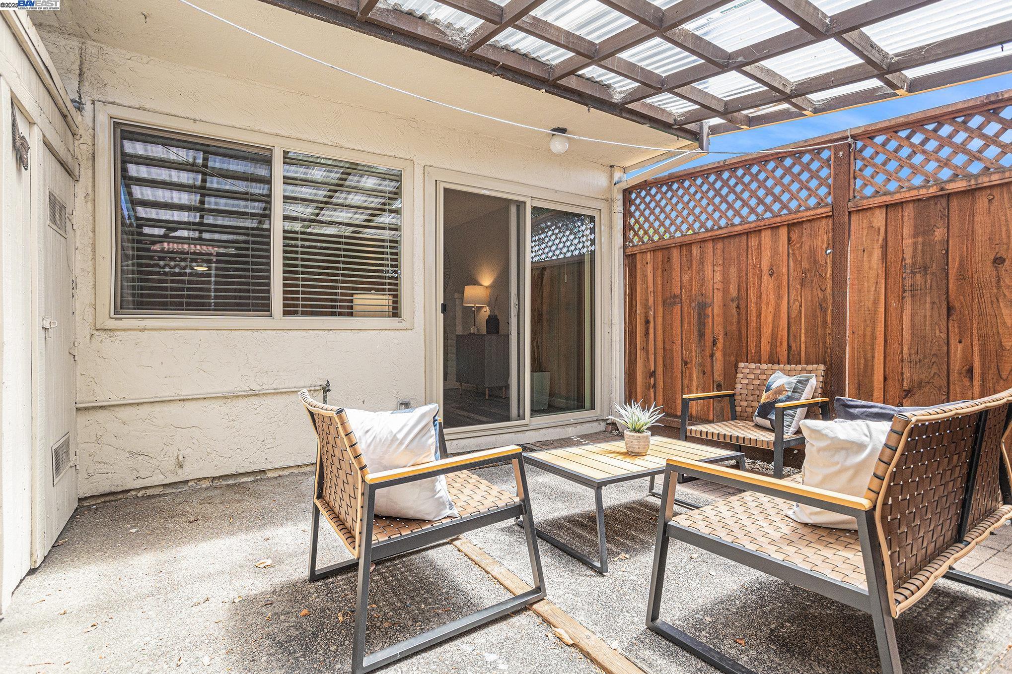 Detail Gallery Image 10 of 28 For 14725 Doolittle Dr, San Leandro,  CA 94577 - 3 Beds | 2 Baths