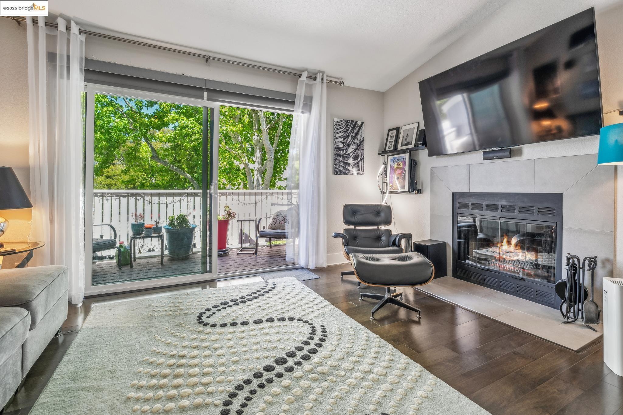 Detail Gallery Image 4 of 60 For 164 Schooner Ct, Richmond,  CA 94804 - 2 Beds | 2 Baths