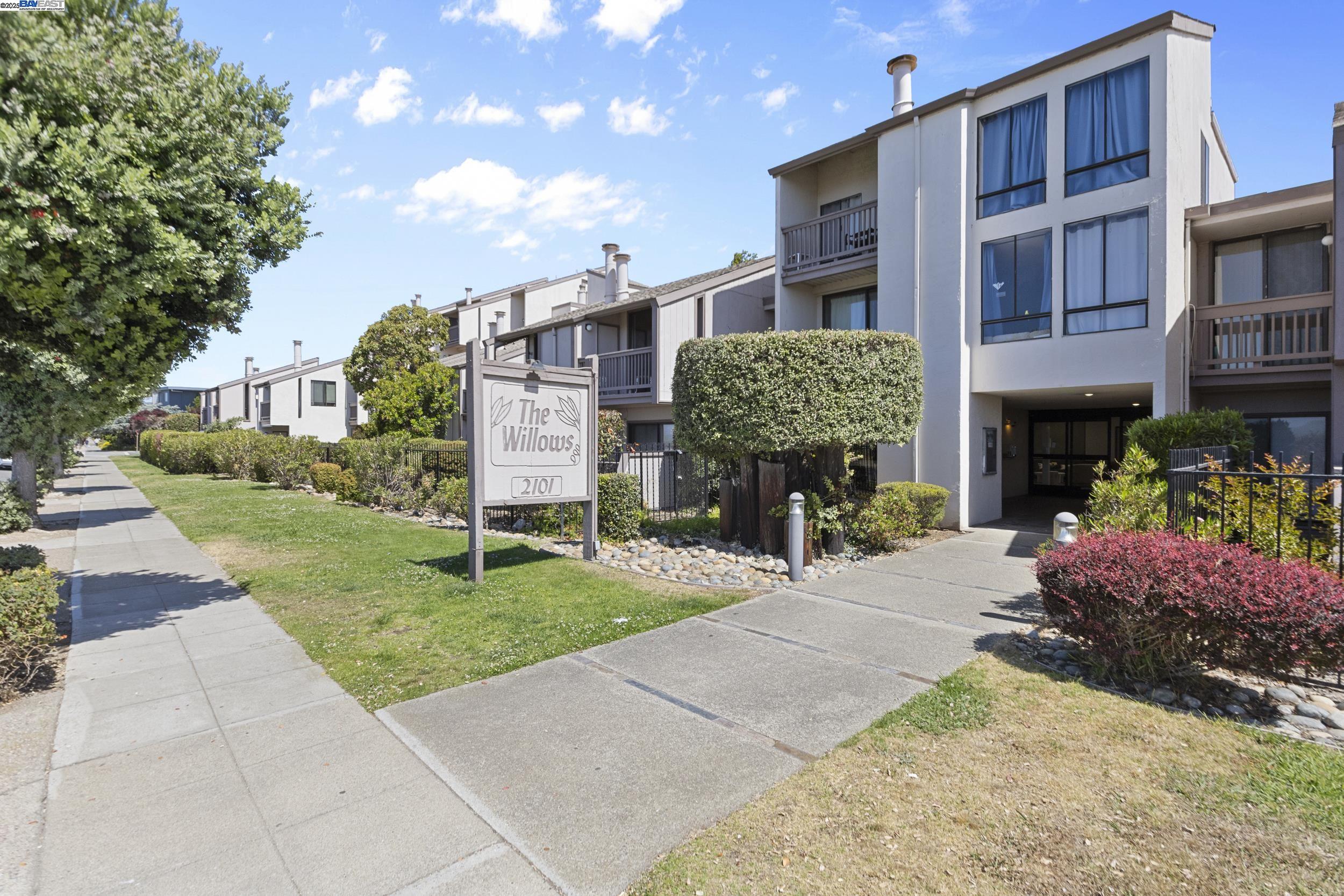 Detail Gallery Image 2 of 56 For 2101 Shoreline Dr #249,  Alameda,  CA 94501 - 2 Beds | 2 Baths