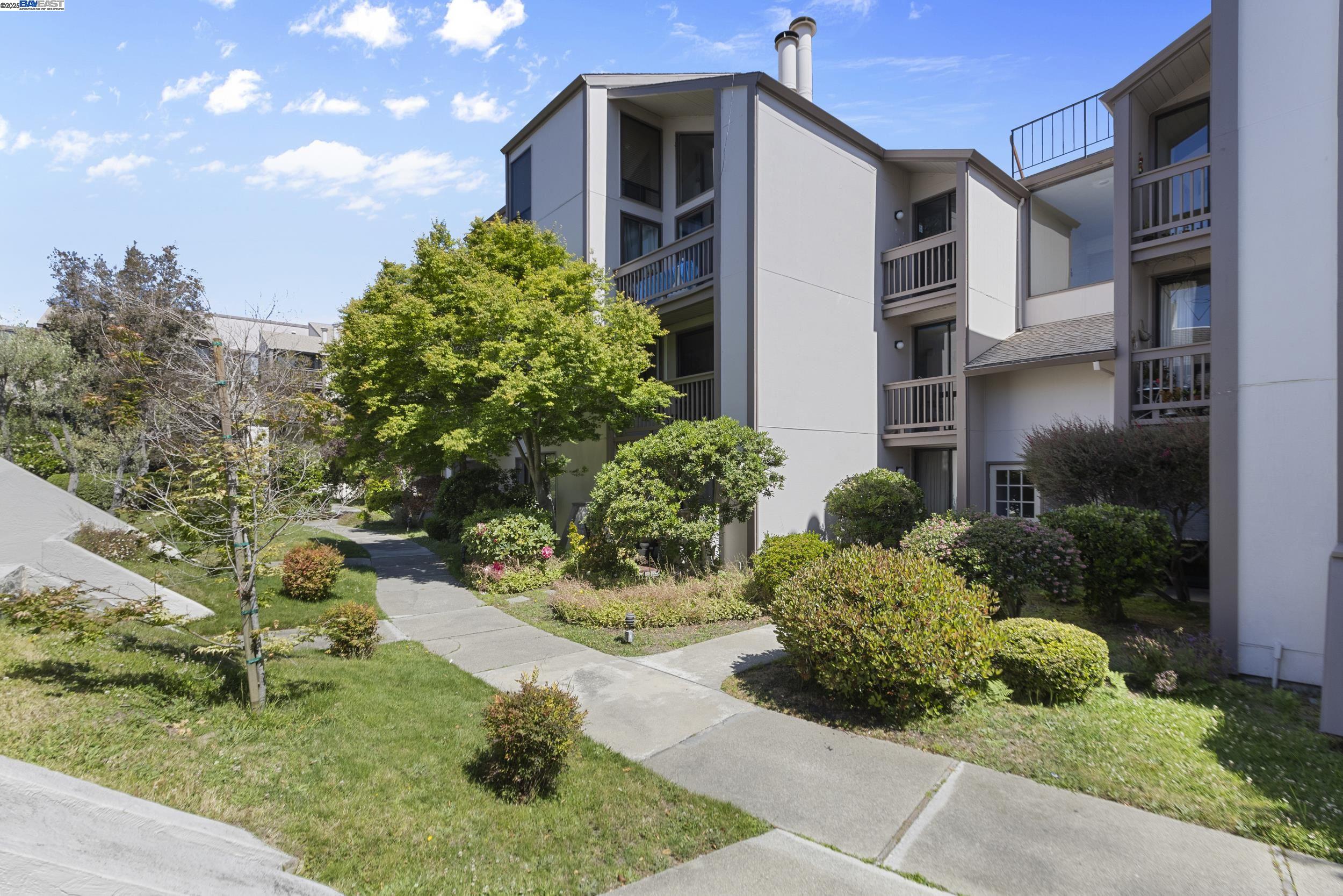 Detail Gallery Image 3 of 56 For 2101 Shoreline Dr #249,  Alameda,  CA 94501 - 2 Beds | 2 Baths