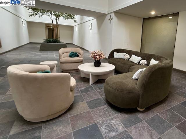Detail Gallery Image 4 of 56 For 2101 Shoreline Dr #249,  Alameda,  CA 94501 - 2 Beds | 2 Baths