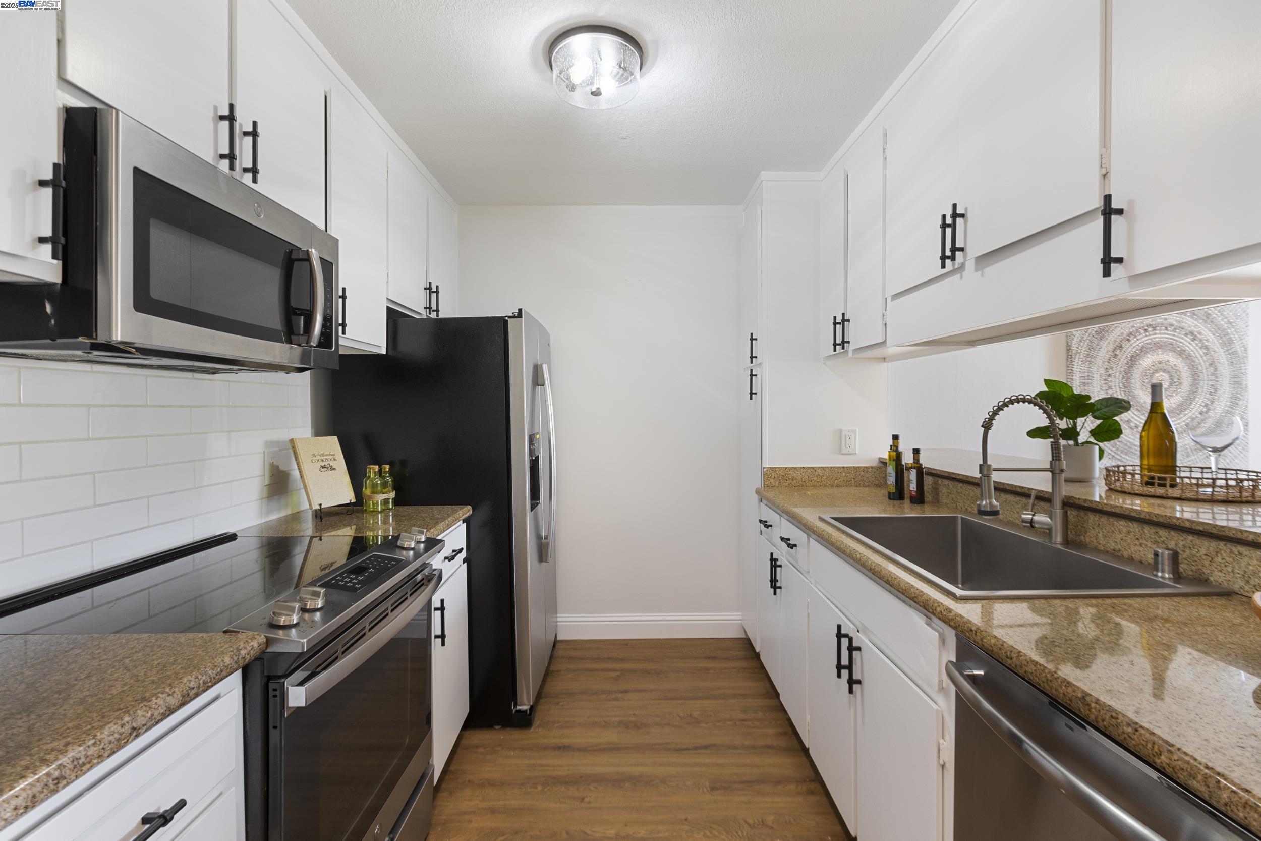 Detail Gallery Image 8 of 56 For 2101 Shoreline Dr #249,  Alameda,  CA 94501 - 2 Beds | 2 Baths