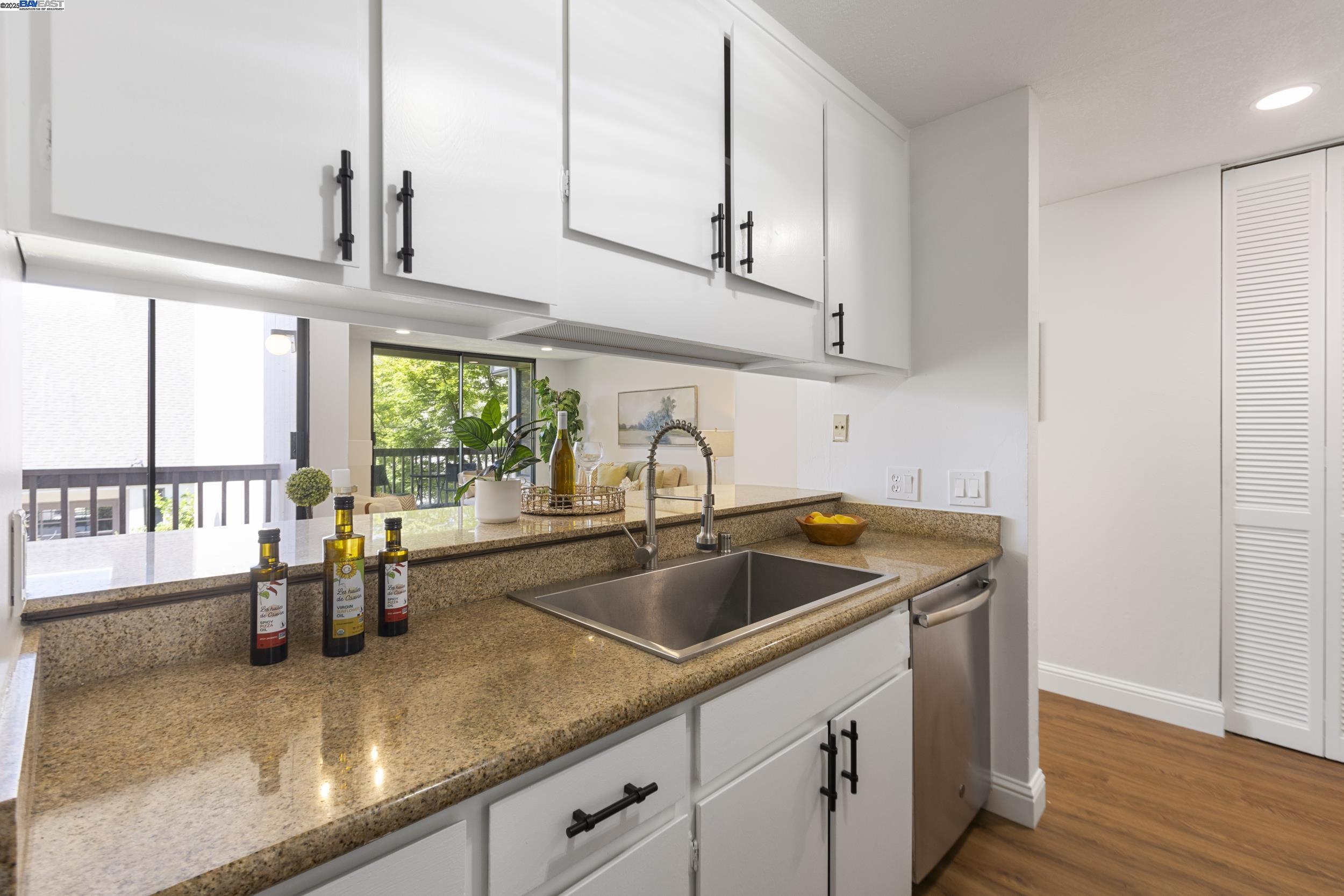 Detail Gallery Image 10 of 56 For 2101 Shoreline Dr #249,  Alameda,  CA 94501 - 2 Beds | 2 Baths