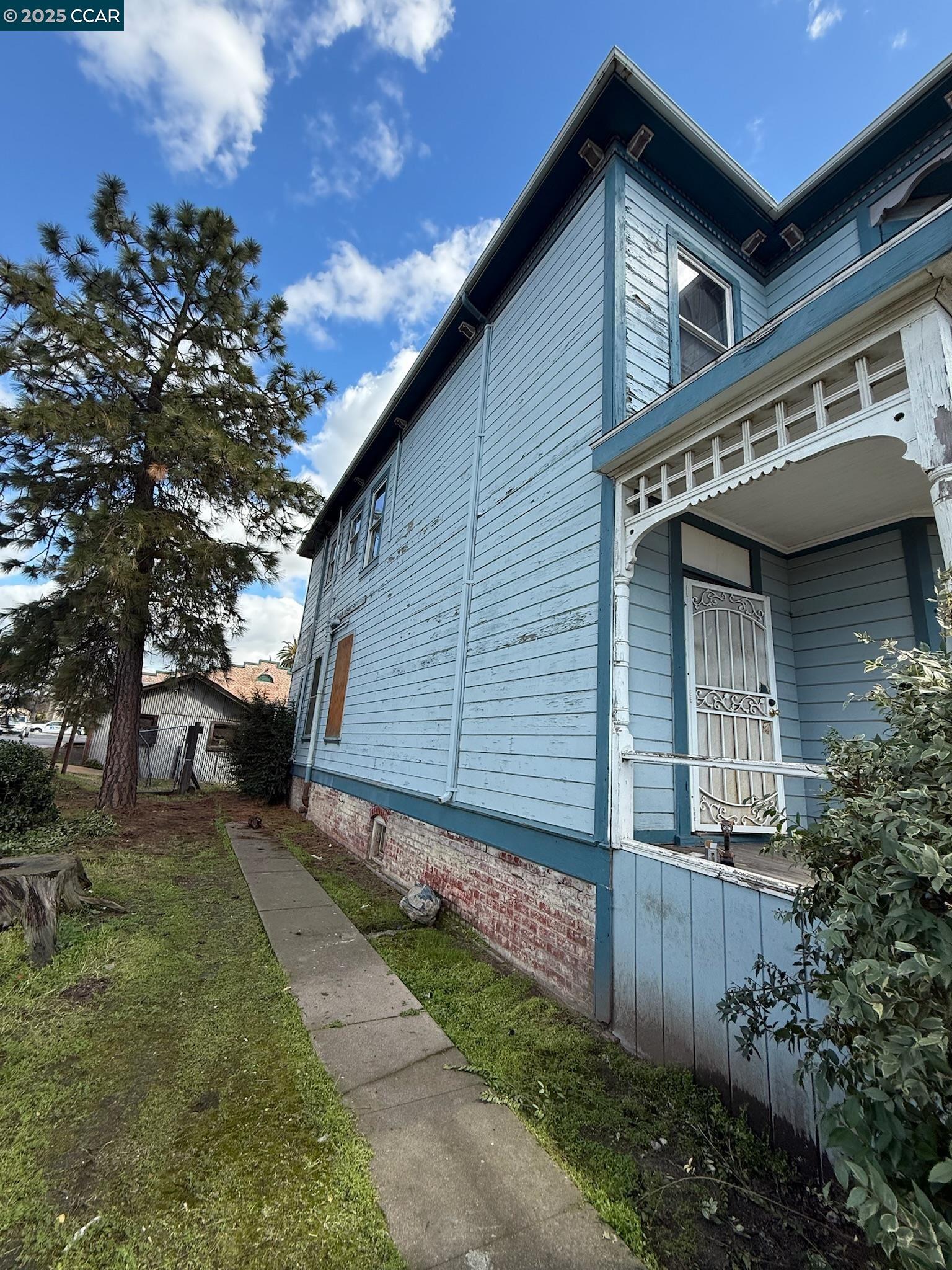 Detail Gallery Image 6 of 19 For 151 S 3rd Ave, Oakdale,  CA 95361 - 4 Beds | 2 Baths