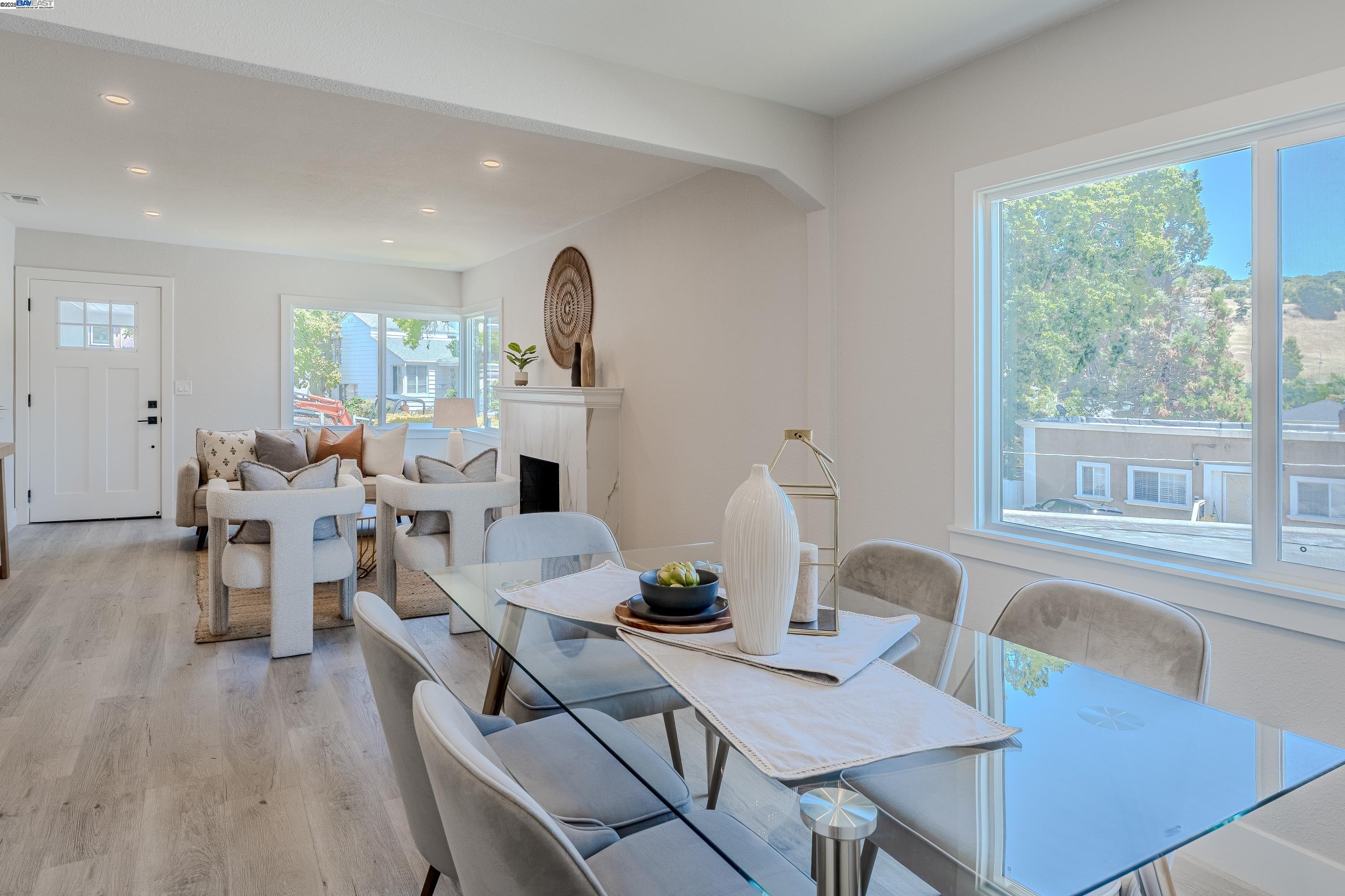 Detail Gallery Image 11 of 32 For 10007 Burr St, Oakland,  CA 94605 - 2 Beds | 1 Baths
