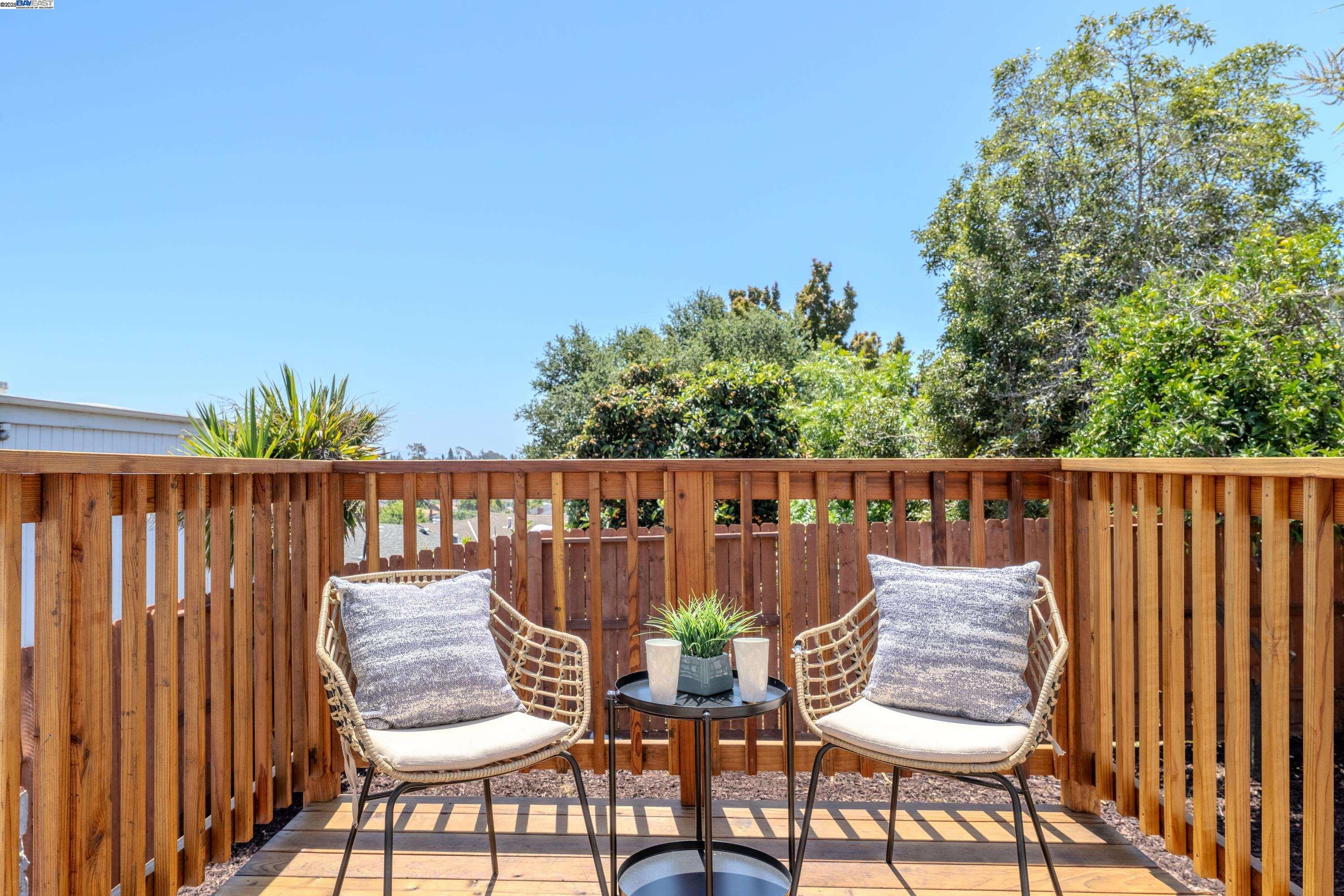 Detail Gallery Image 30 of 32 For 10007 Burr St, Oakland,  CA 94605 - 2 Beds | 1 Baths