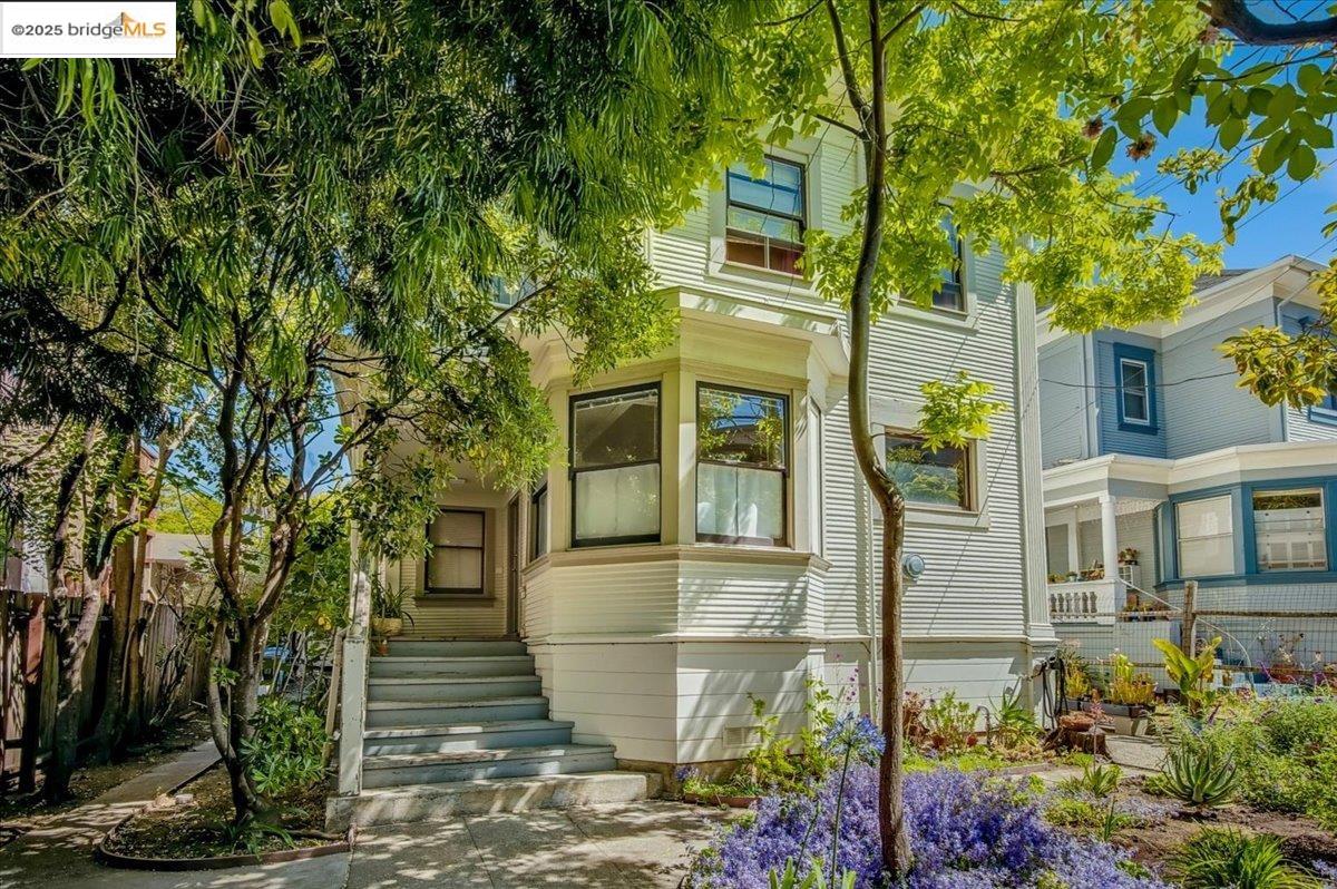 Detail Gallery Image 1 of 17 For 1827 Berkeley Way, Berkeley,  CA 94703 - – Beds | – Baths
