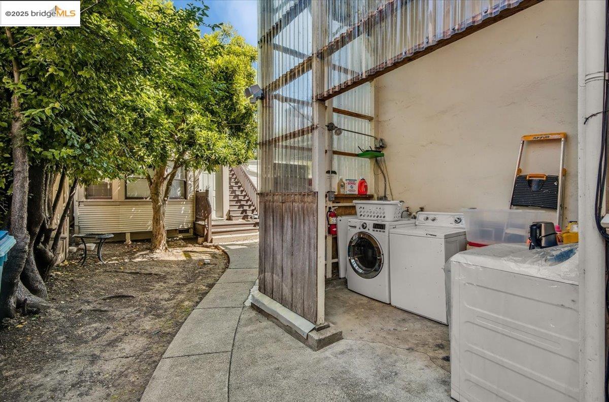 Detail Gallery Image 16 of 17 For 1827 Berkeley Way, Berkeley,  CA 94703 - – Beds | – Baths