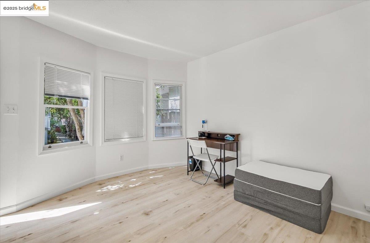 Detail Gallery Image 8 of 17 For 1827 Berkeley Way, Berkeley,  CA 94703 - – Beds | – Baths