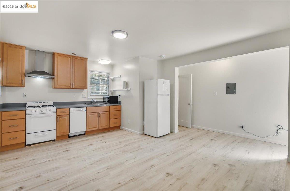 Detail Gallery Image 9 of 17 For 1827 Berkeley Way, Berkeley,  CA 94703 - – Beds | – Baths