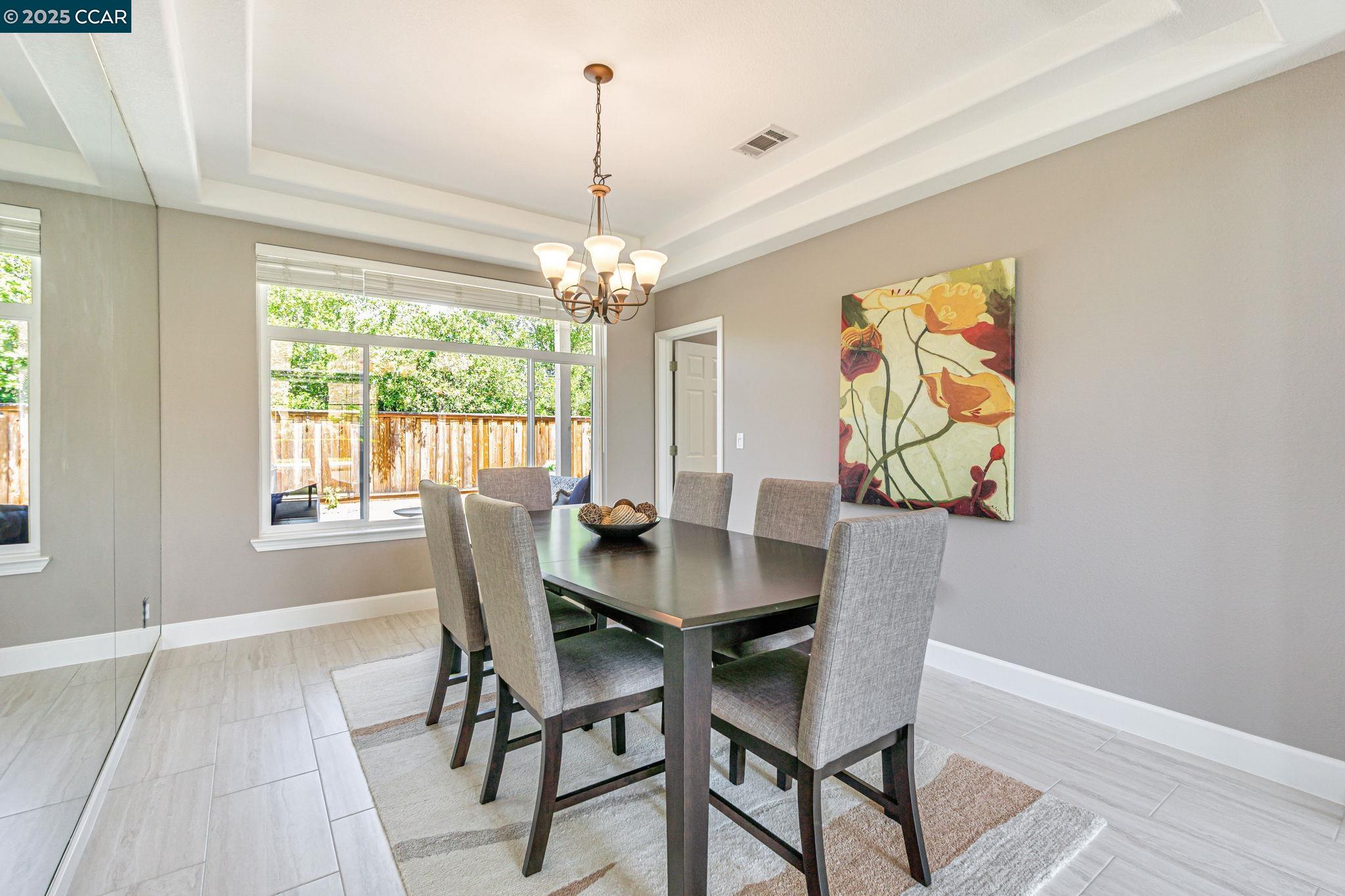Detail Gallery Image 11 of 56 For 1039 Rolling Woods Way, Concord,  CA 94521 - 4 Beds | 3/1 Baths