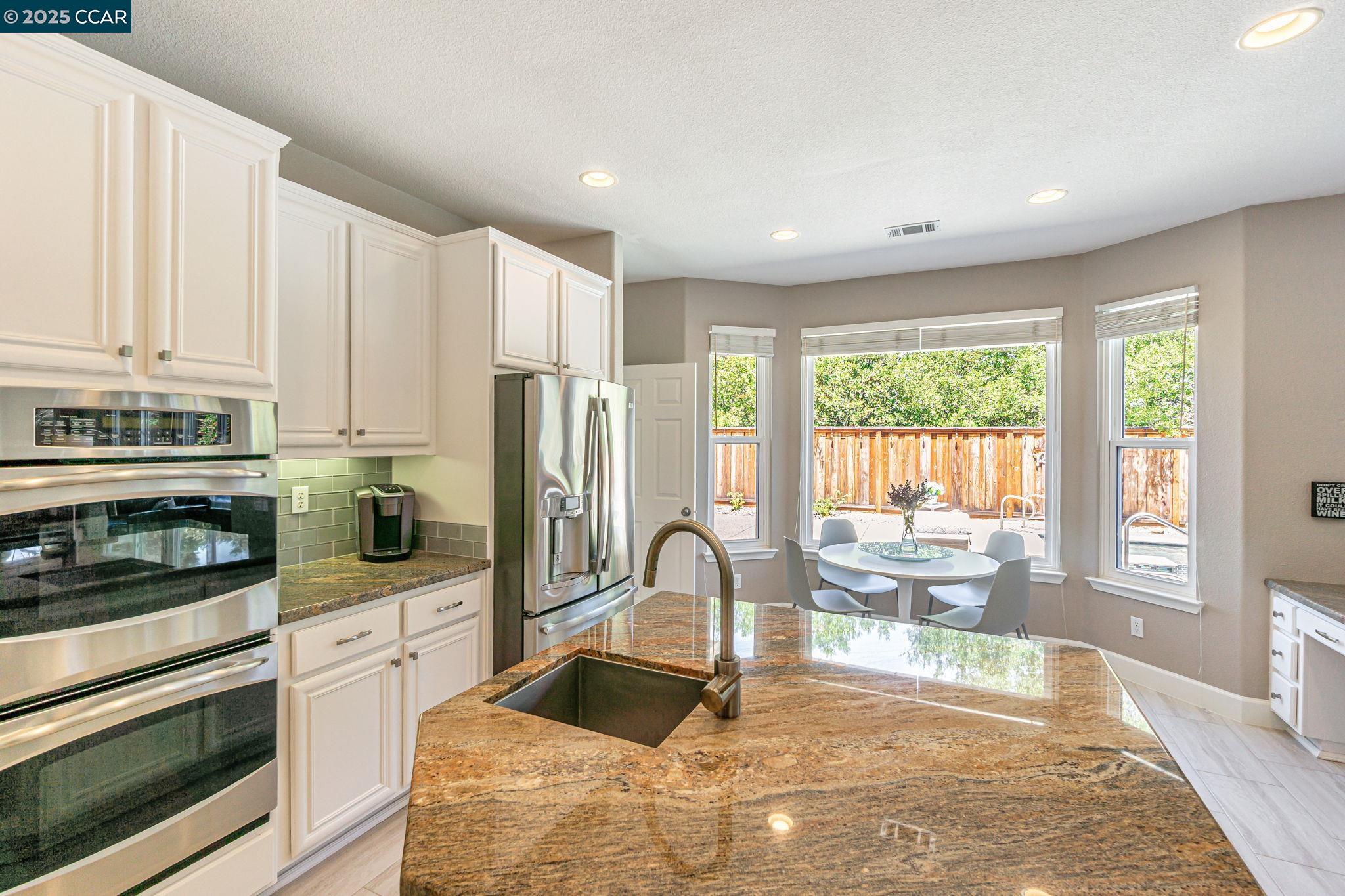 Detail Gallery Image 16 of 56 For 1039 Rolling Woods Way, Concord,  CA 94521 - 4 Beds | 3/1 Baths