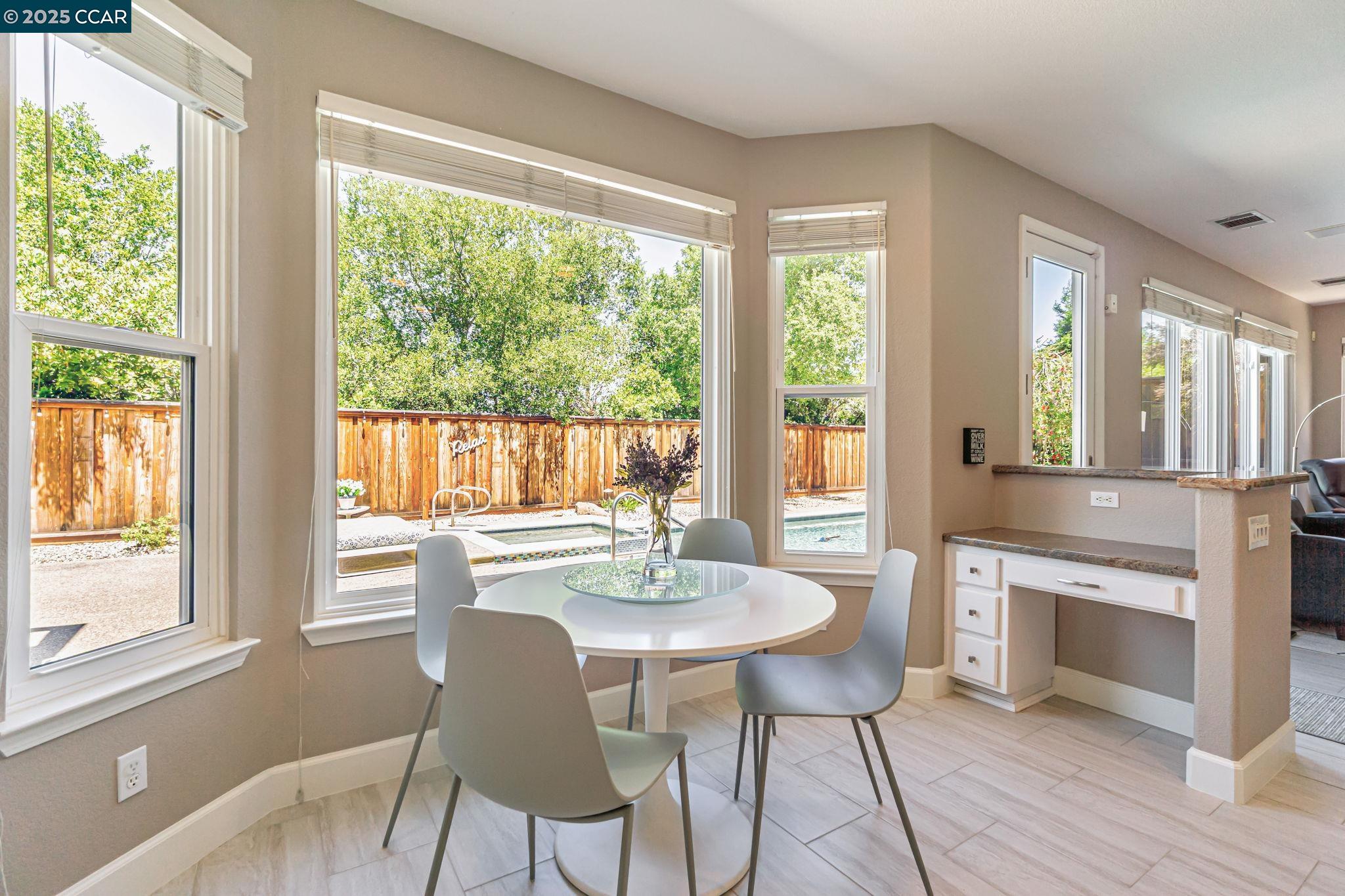 Detail Gallery Image 18 of 56 For 1039 Rolling Woods Way, Concord,  CA 94521 - 4 Beds | 3/1 Baths
