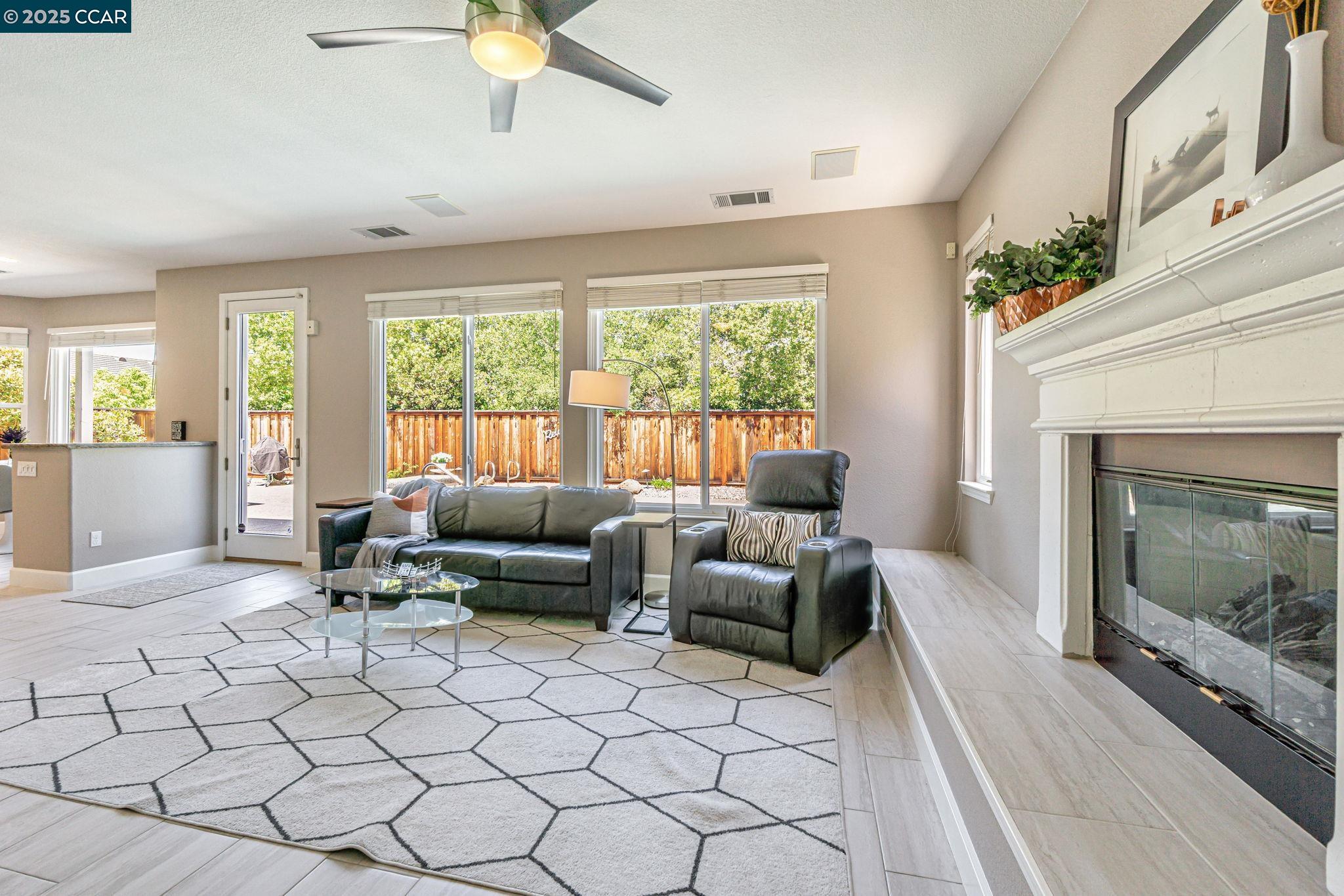 Detail Gallery Image 20 of 56 For 1039 Rolling Woods Way, Concord,  CA 94521 - 4 Beds | 3/1 Baths