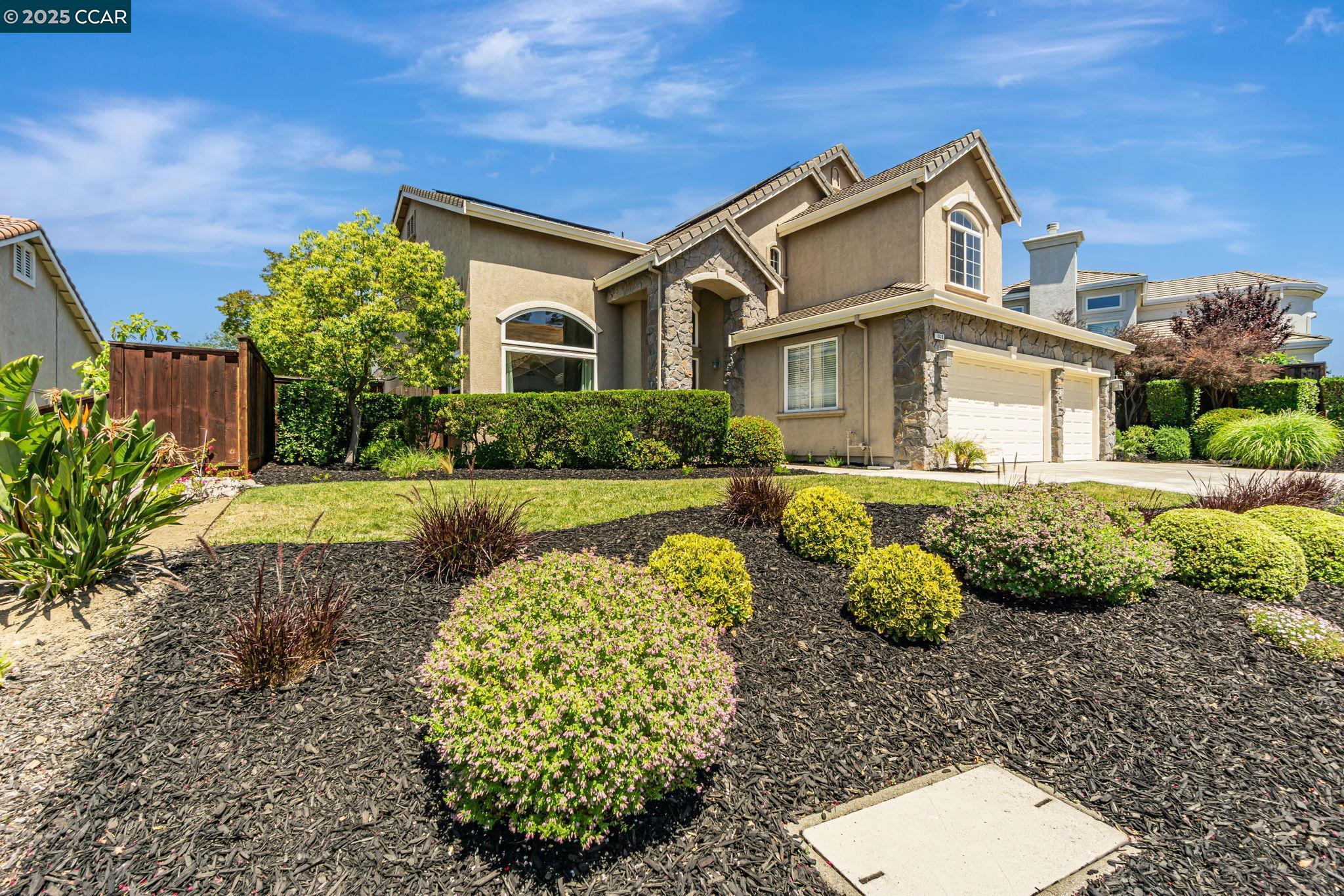 Detail Gallery Image 3 of 56 For 1039 Rolling Woods Way, Concord,  CA 94521 - 4 Beds | 3/1 Baths