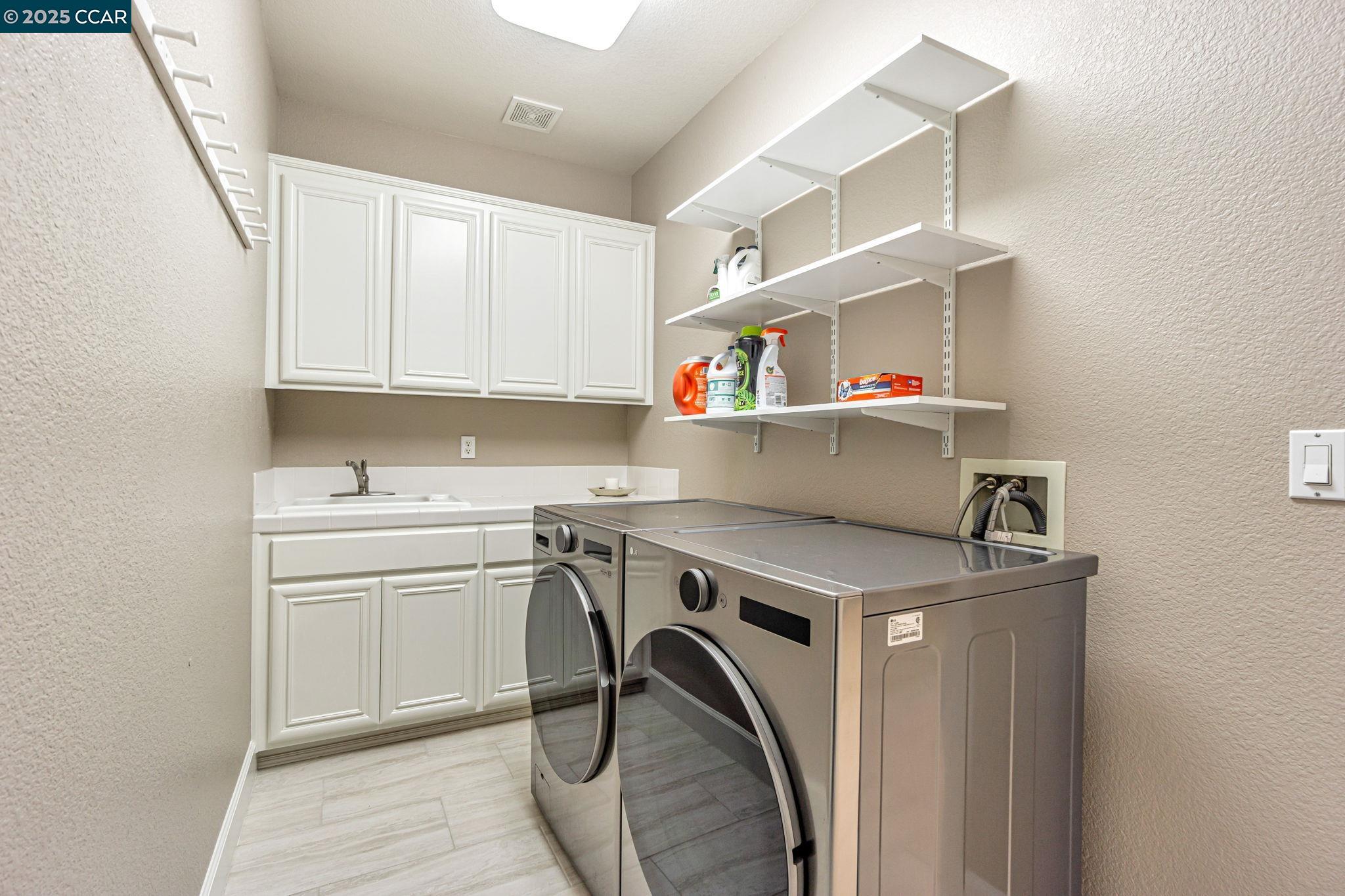 Detail Gallery Image 21 of 56 For 1039 Rolling Woods Way, Concord,  CA 94521 - 4 Beds | 3/1 Baths