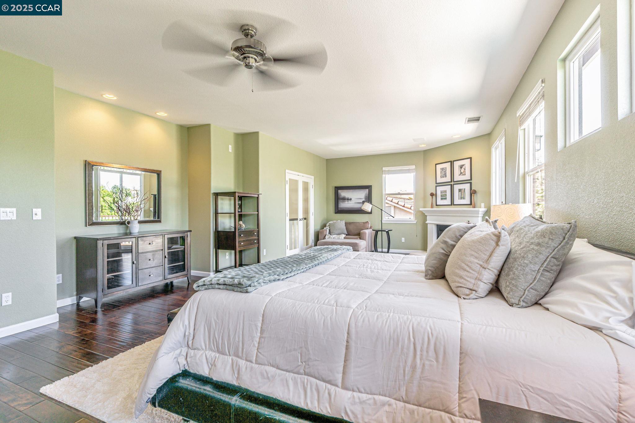 Detail Gallery Image 26 of 56 For 1039 Rolling Woods Way, Concord,  CA 94521 - 4 Beds | 3/1 Baths