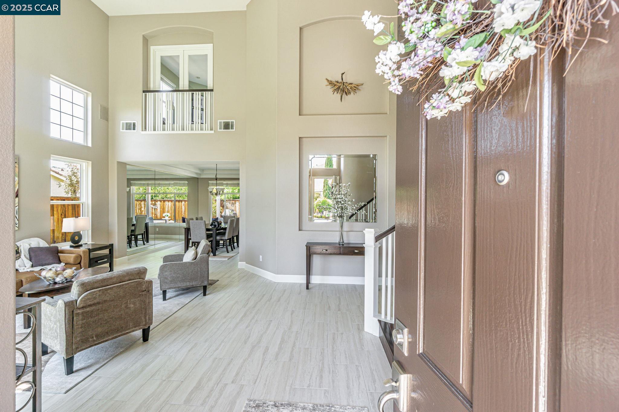 Detail Gallery Image 5 of 56 For 1039 Rolling Woods Way, Concord,  CA 94521 - 4 Beds | 3/1 Baths