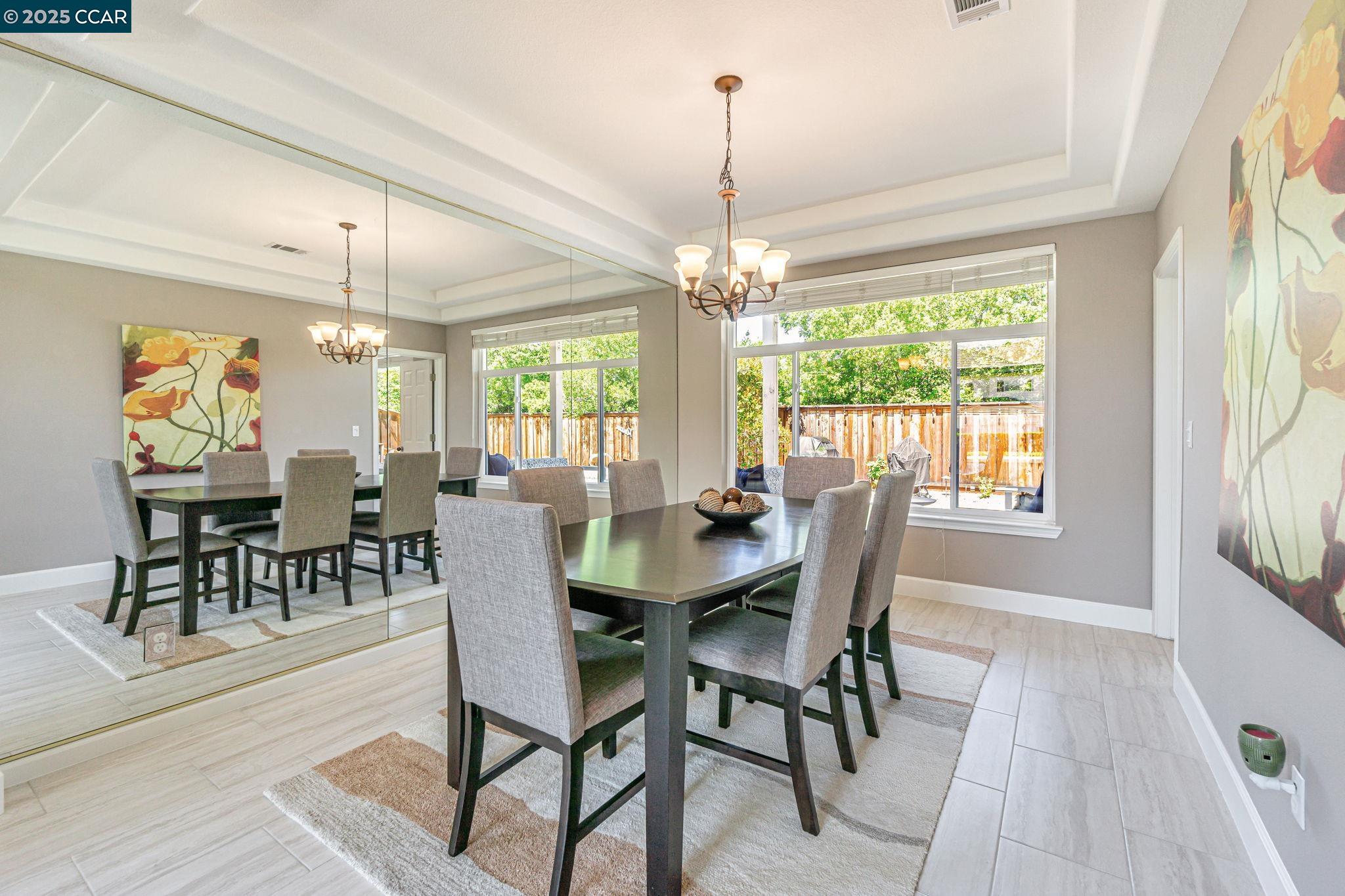Detail Gallery Image 10 of 56 For 1039 Rolling Woods Way, Concord,  CA 94521 - 4 Beds | 3/1 Baths