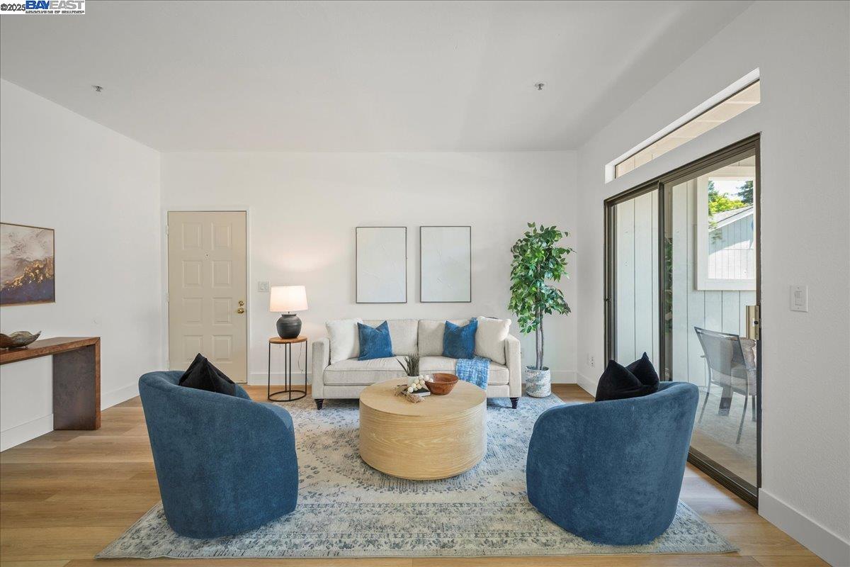 Detail Gallery Image 1 of 17 For 37462 Parish Cir, Fremont,  CA 94536 - 2 Beds | 2 Baths