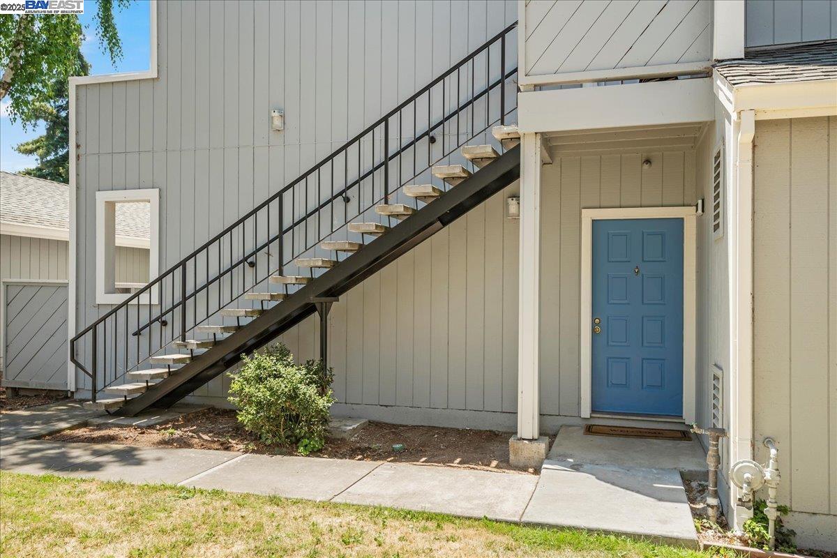 Detail Gallery Image 3 of 17 For 37462 Parish Cir, Fremont,  CA 94536 - 2 Beds | 2 Baths