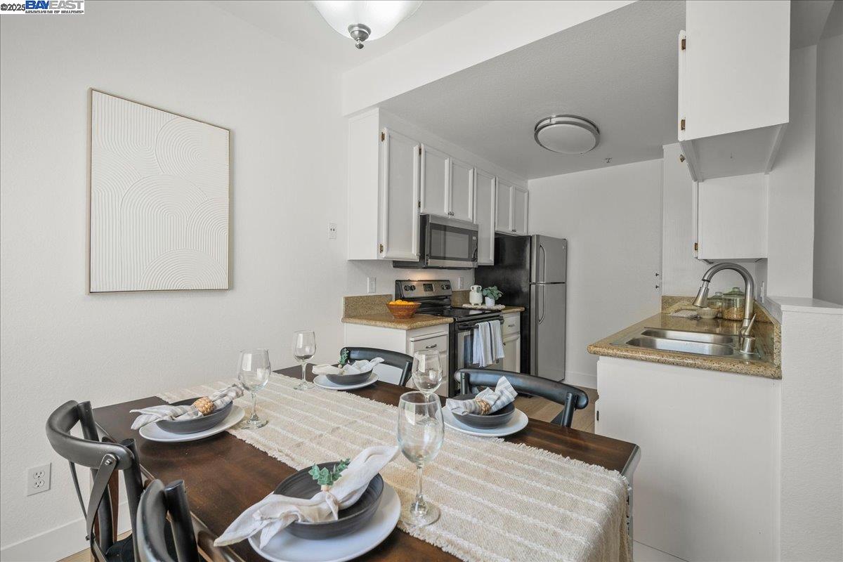 Detail Gallery Image 7 of 17 For 37462 Parish Cir, Fremont,  CA 94536 - 2 Beds | 2 Baths
