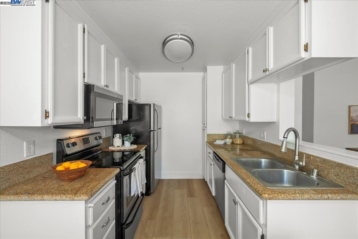 Detail Gallery Image 8 of 17 For 37462 Parish Cir, Fremont,  CA 94536 - 2 Beds | 2 Baths