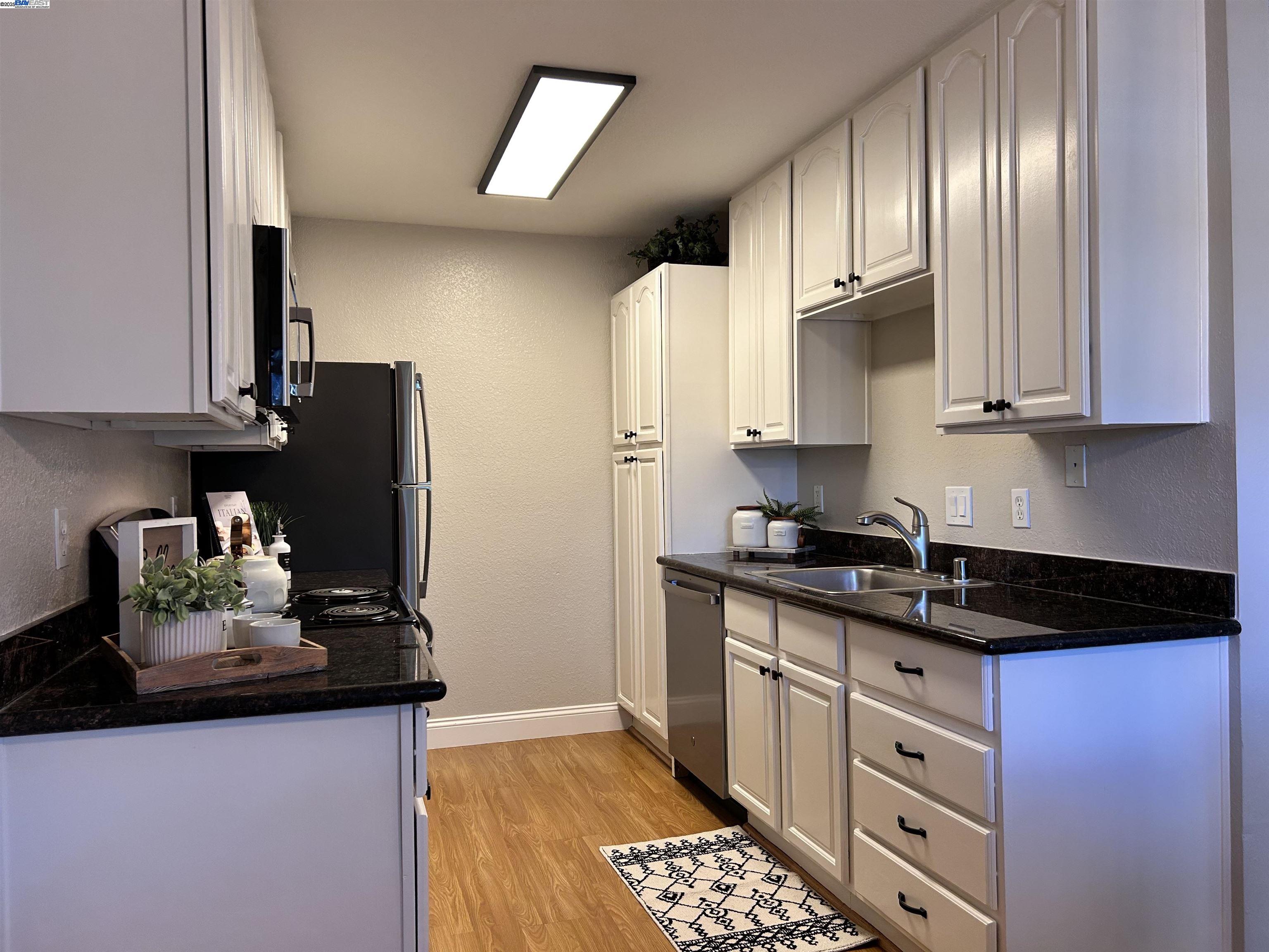 Detail Gallery Image 4 of 23 For 900 Cambridge Dr #26,  Benicia,  CA 94510 - 2 Beds | 1 Baths