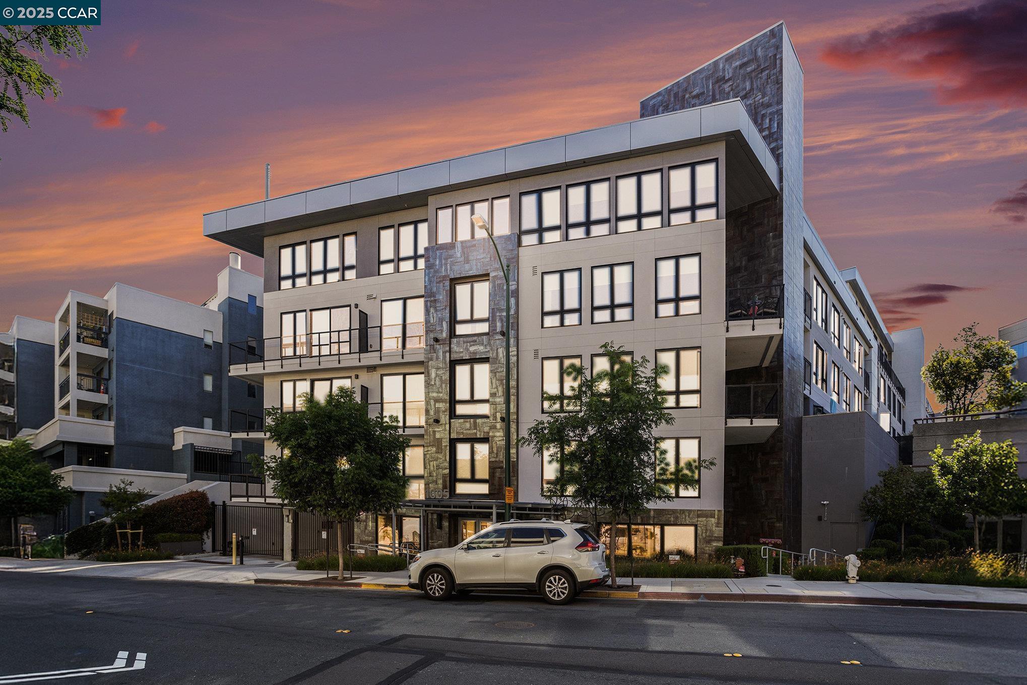 Detail Gallery Image 1 of 44 For 1605 Riviera Ave #602,  Walnut Creek,  CA 94596 - 2 Beds | 2/1 Baths