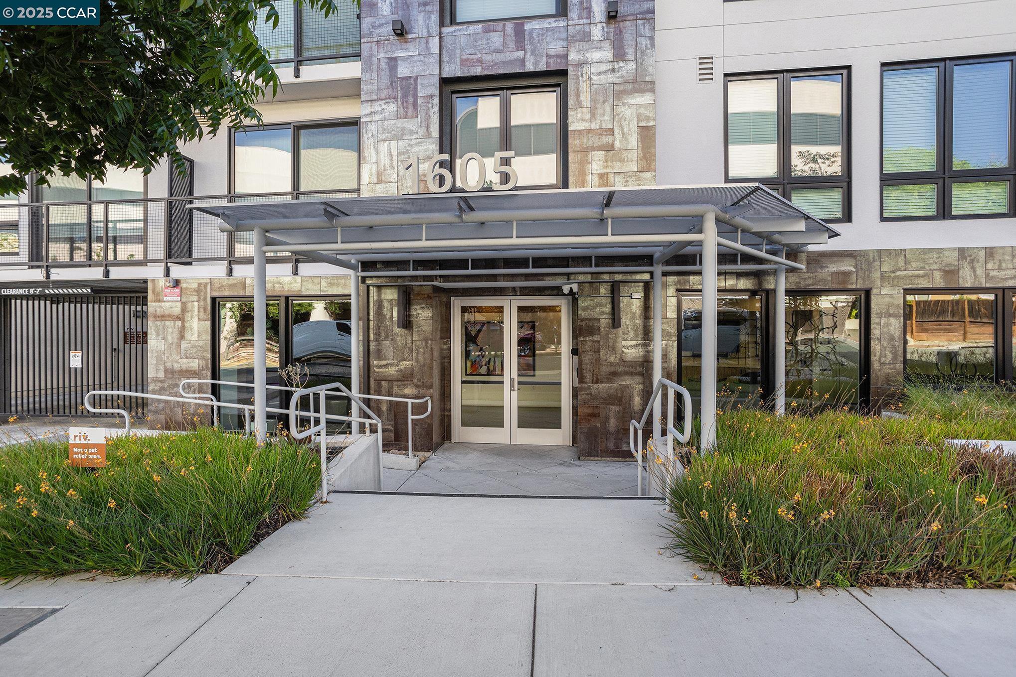 Detail Gallery Image 5 of 44 For 1605 Riviera Ave #602,  Walnut Creek,  CA 94596 - 2 Beds | 2/1 Baths