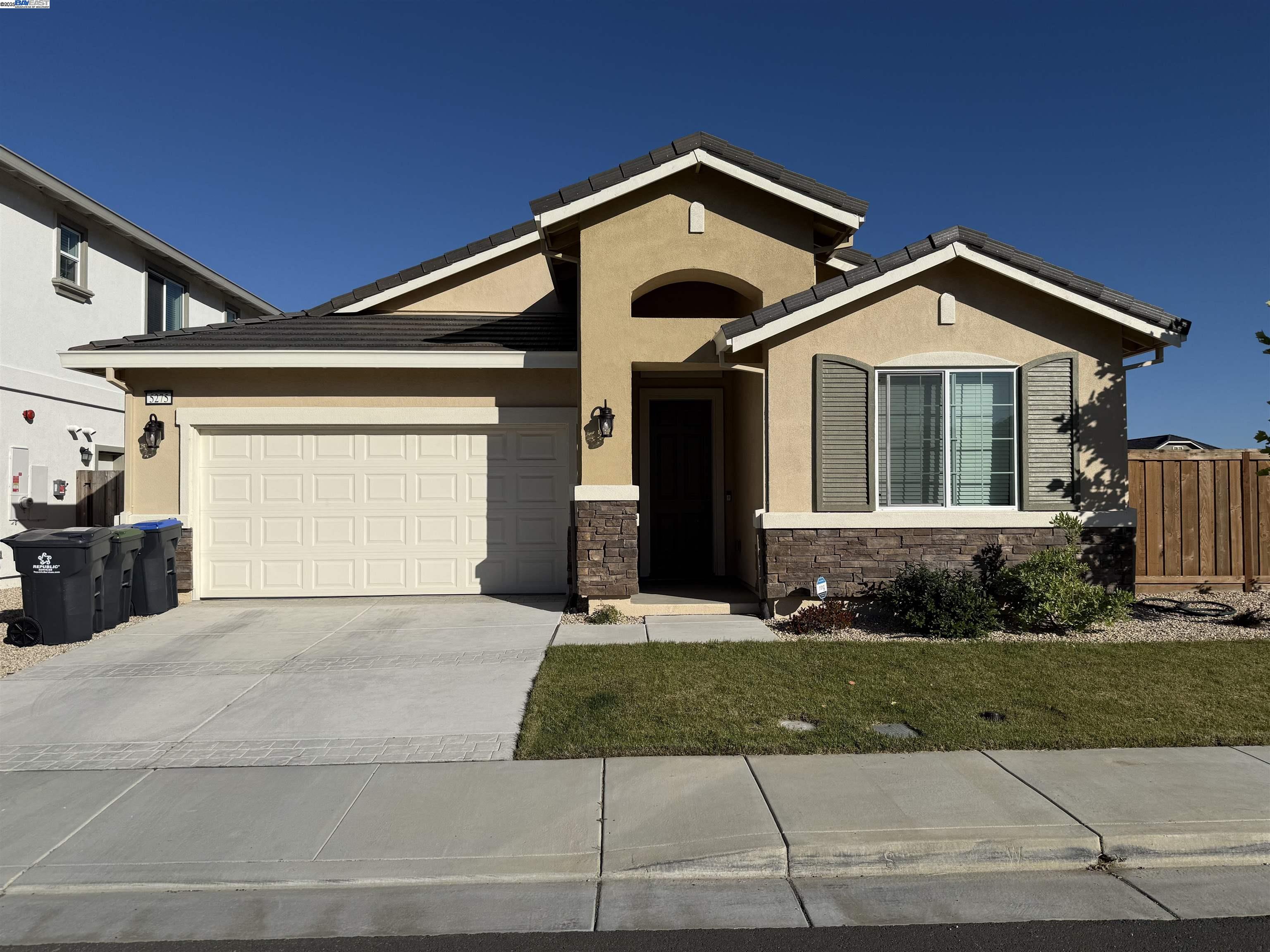 Detail Gallery Image 1 of 27 For 5275 Waterleaf Ln, Fairfield,  CA 94534 - 4 Beds | 3 Baths