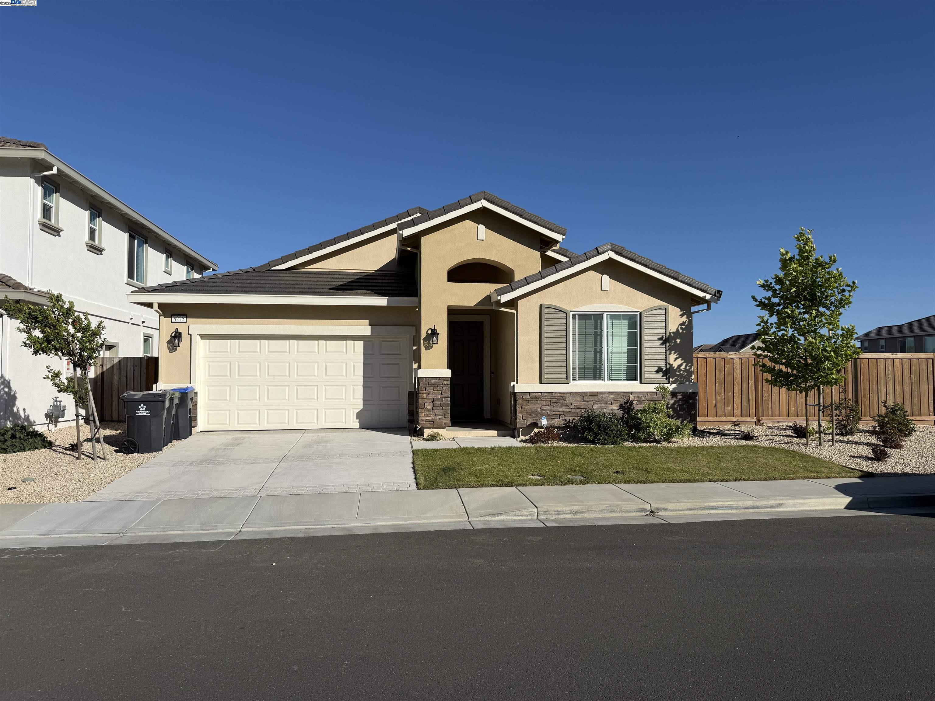 Detail Gallery Image 2 of 27 For 5275 Waterleaf Ln, Fairfield,  CA 94534 - 4 Beds | 3 Baths