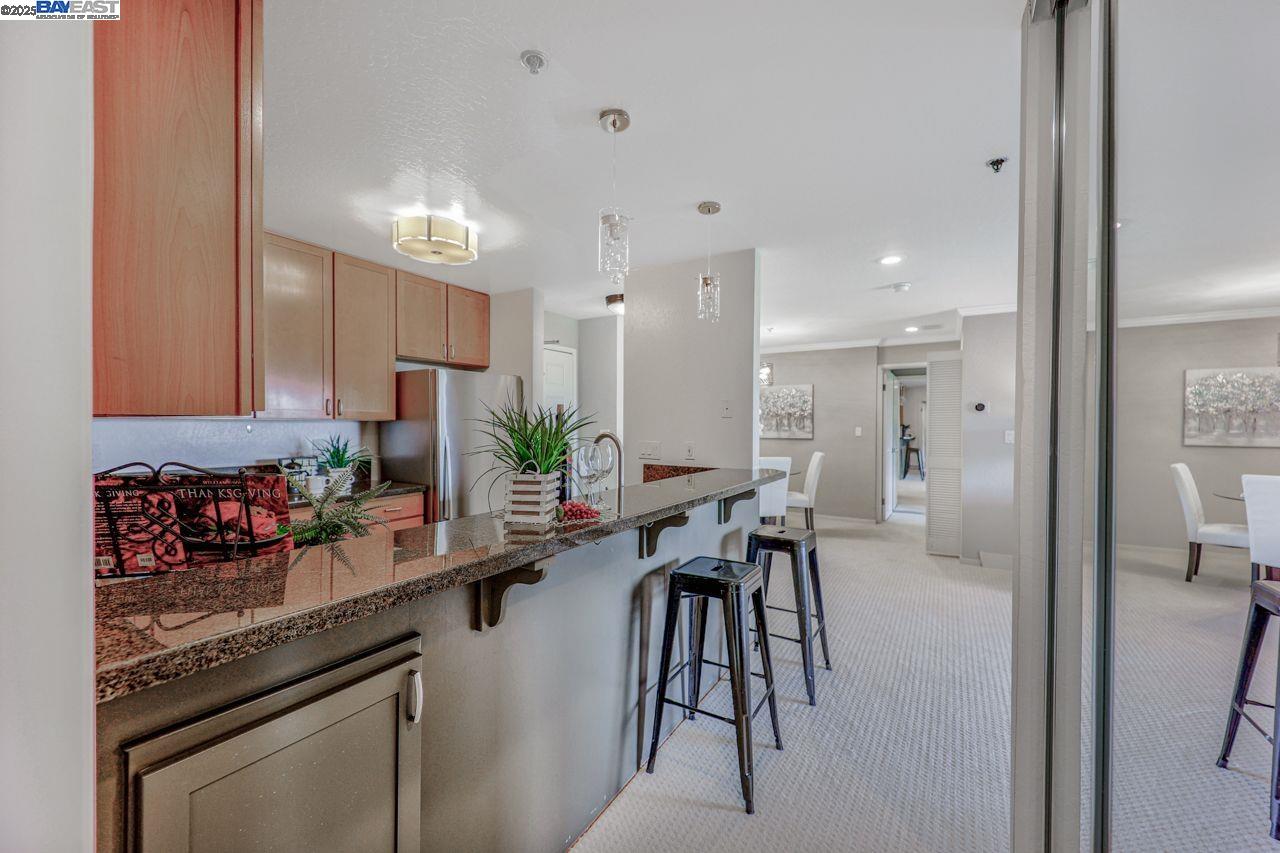 Detail Gallery Image 6 of 29 For 300 Murchison Dr #321,  Millbrae,  CA 94030 - 2 Beds | 2 Baths