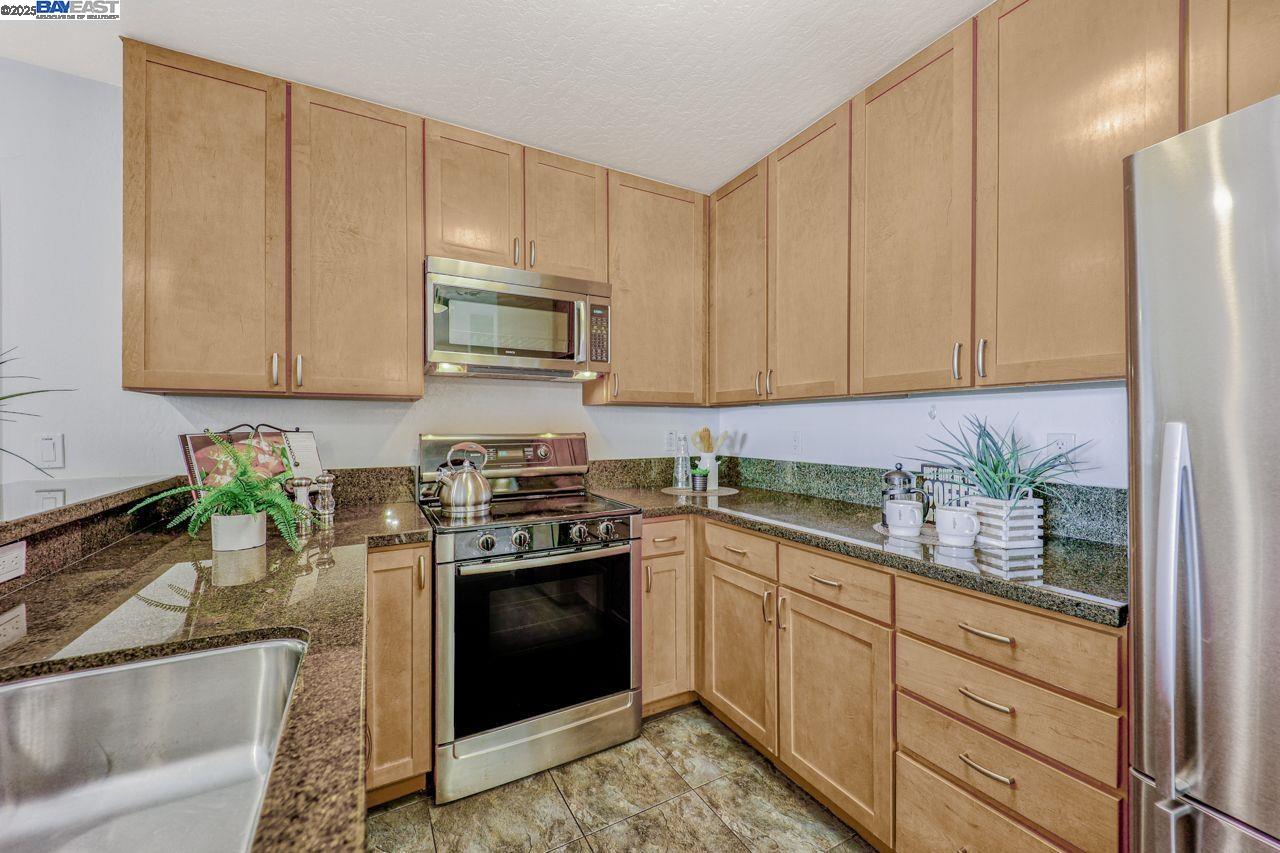 Detail Gallery Image 7 of 29 For 300 Murchison Dr #321,  Millbrae,  CA 94030 - 2 Beds | 2 Baths