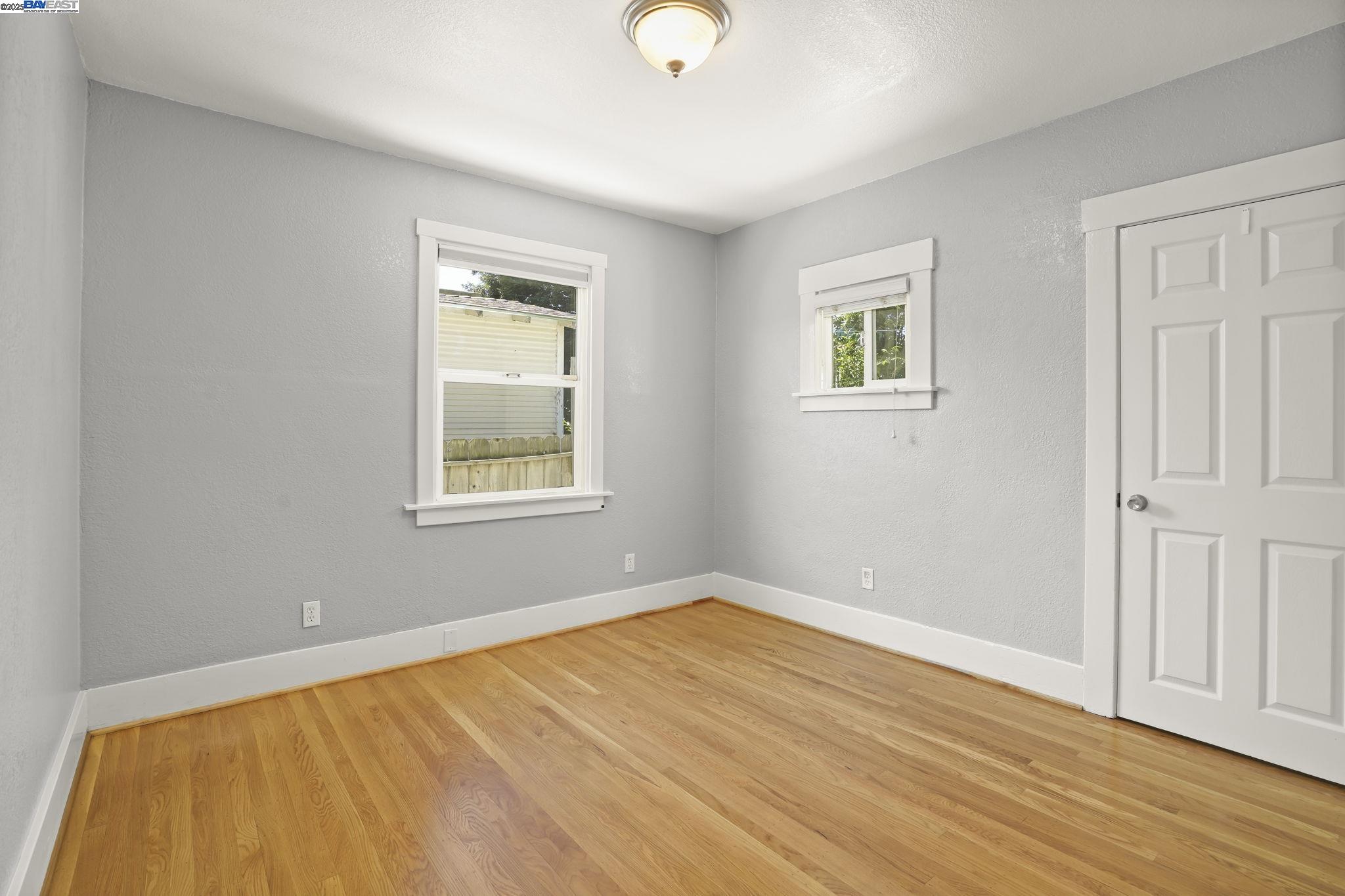 Detail Gallery Image 14 of 24 For 1462 Curtis Street, Berkeley,  CA 94702-1006 - 2 Beds | 1 Baths