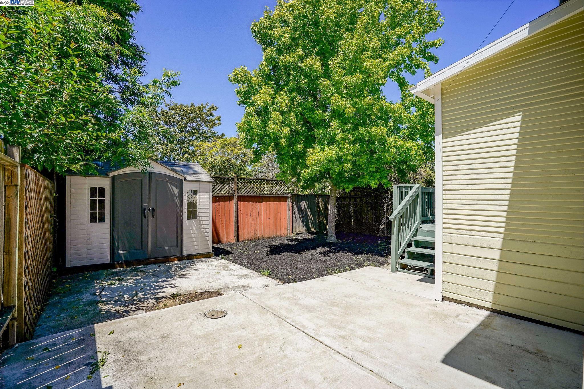 Detail Gallery Image 20 of 24 For 1462 Curtis Street, Berkeley,  CA 94702-1006 - 2 Beds | 1 Baths