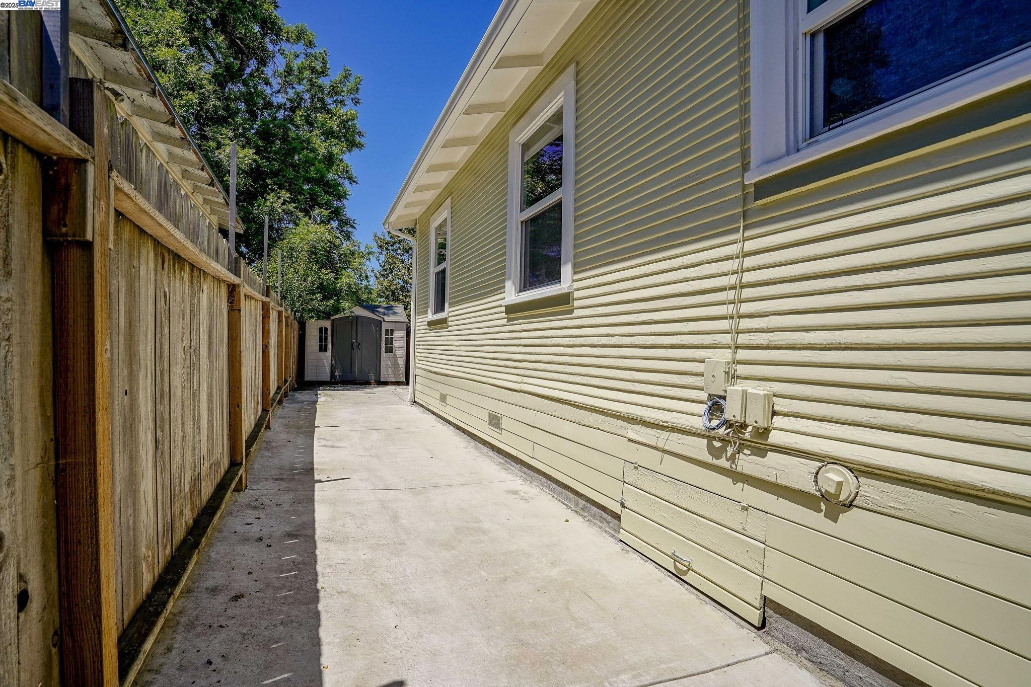 Detail Gallery Image 24 of 24 For 1462 Curtis Street, Berkeley,  CA 94702-1006 - 2 Beds | 1 Baths