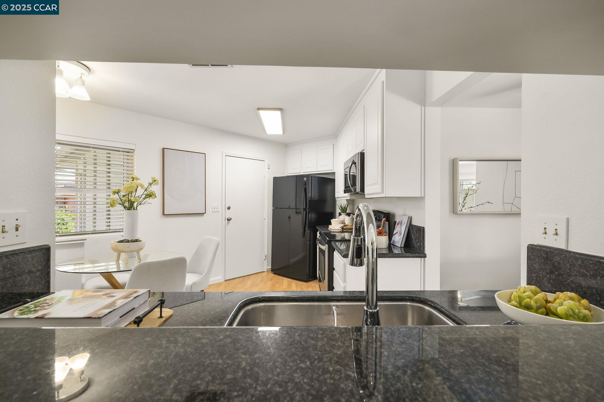 Detail Gallery Image 12 of 30 For 2098 Mendocino Dr, Bay Point,  CA 94565 - 3 Beds | 2 Baths