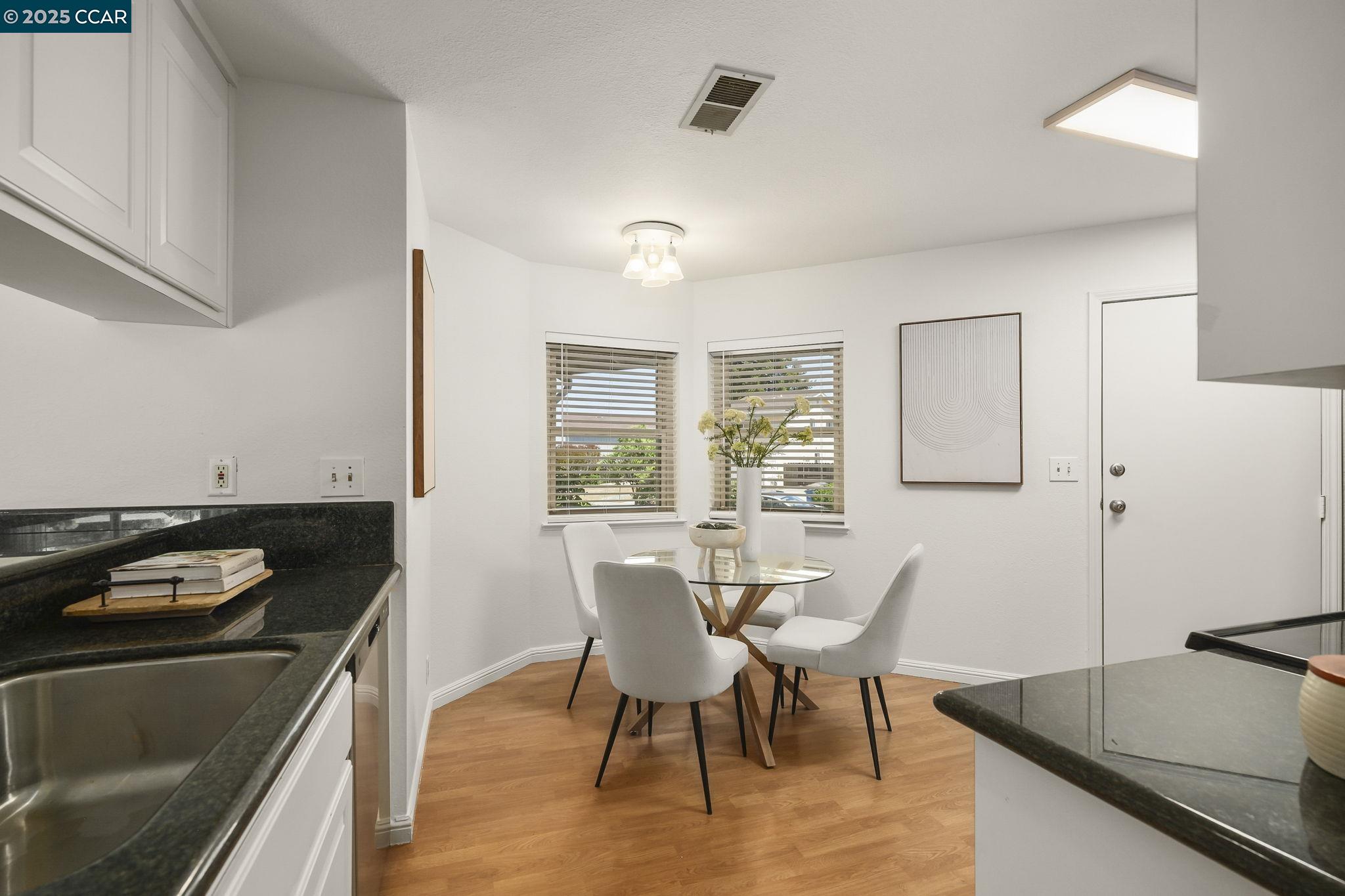 Detail Gallery Image 13 of 30 For 2098 Mendocino Dr, Bay Point,  CA 94565 - 3 Beds | 2 Baths